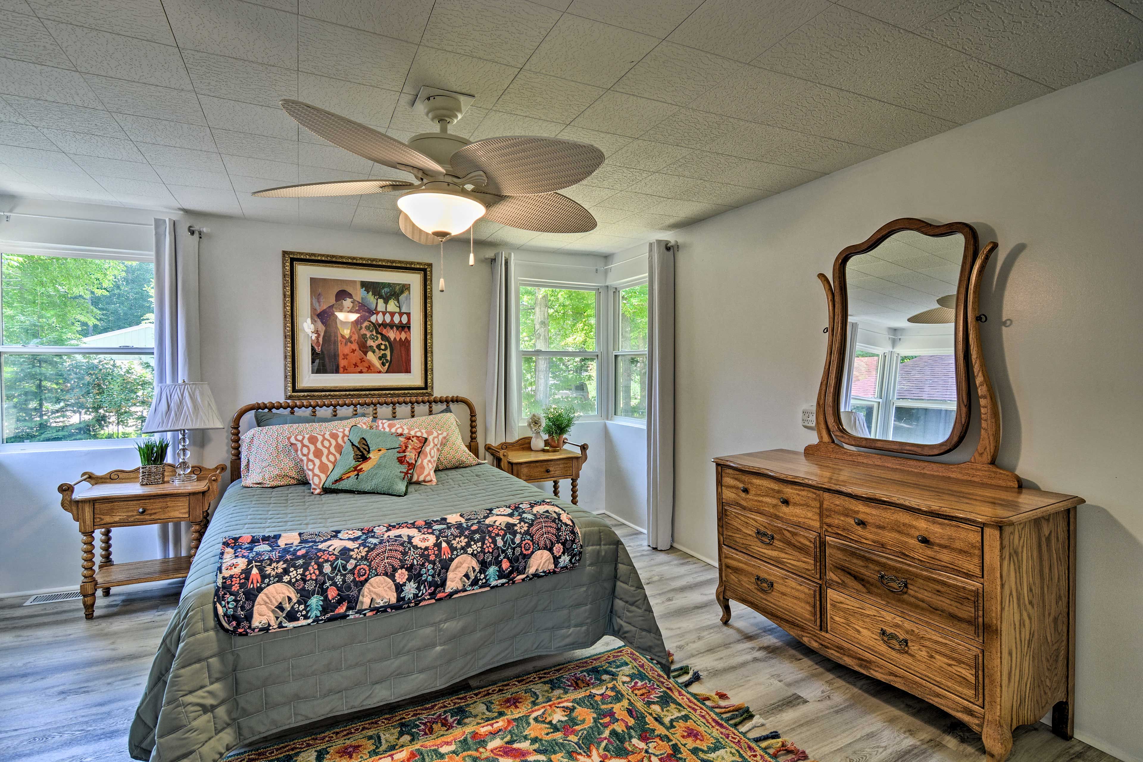 Keep cool each night, thanks to the ceiling fans!
