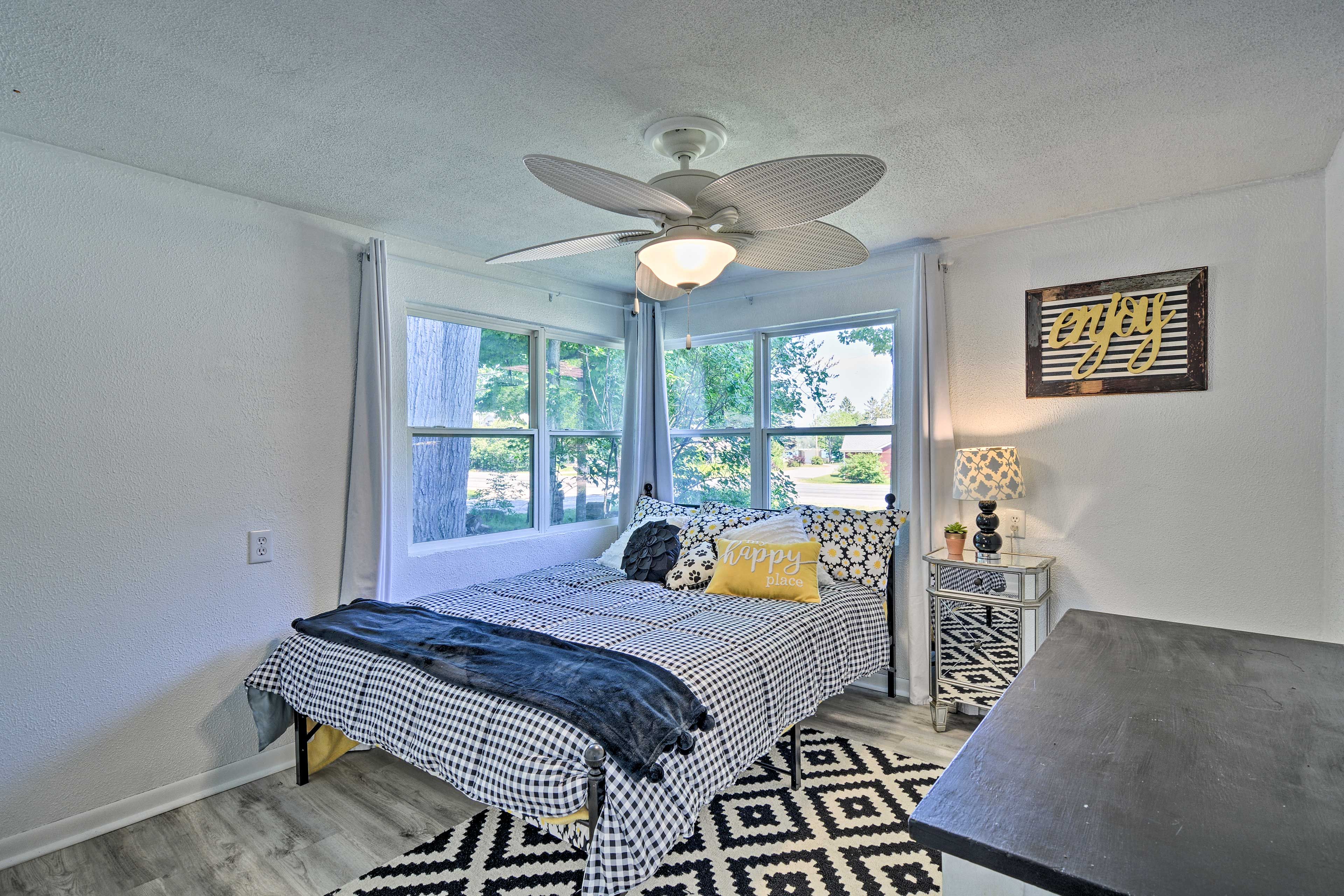 Up to 2 guests can claim this queen bed.