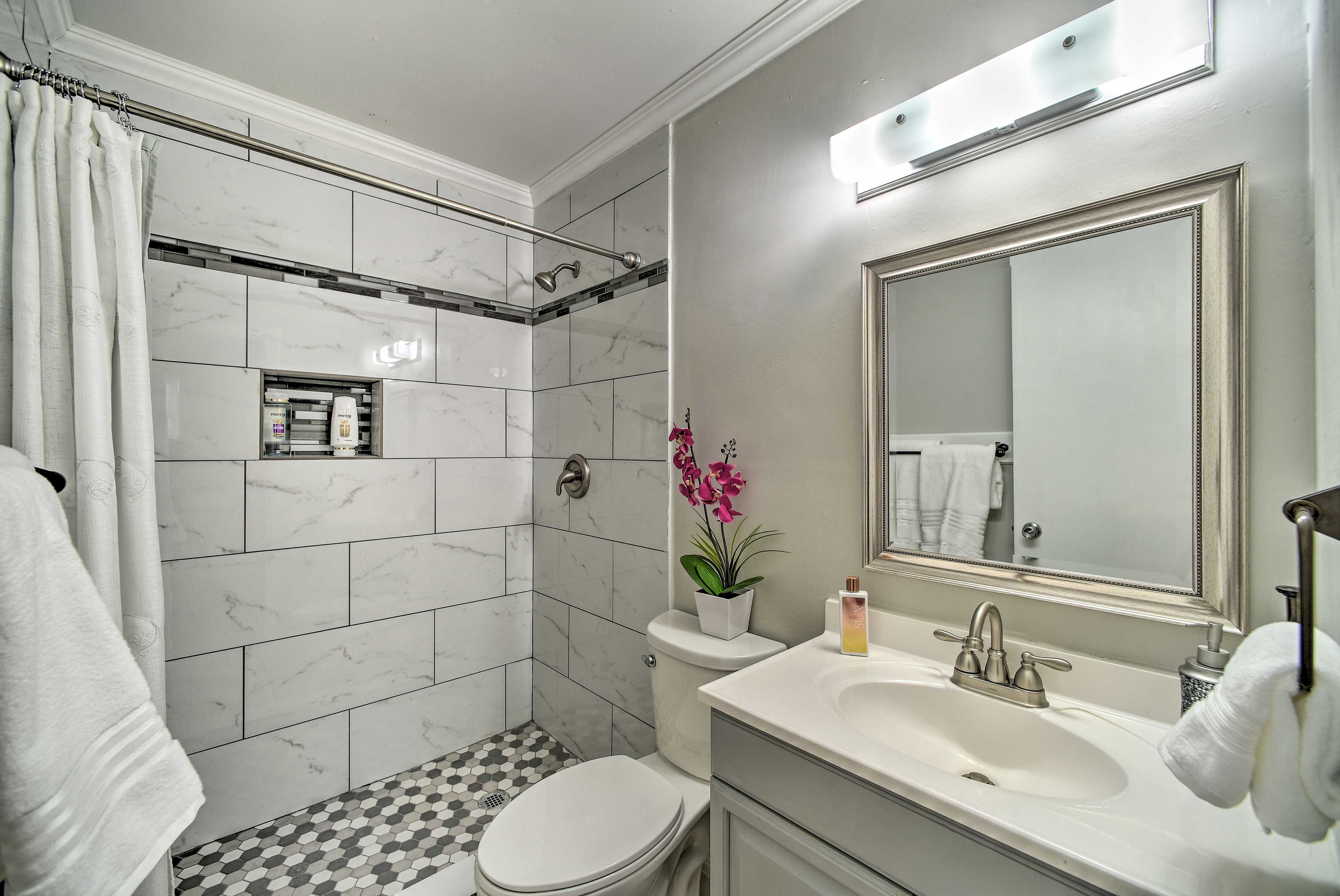 Full Bathroom | Linens & Towels