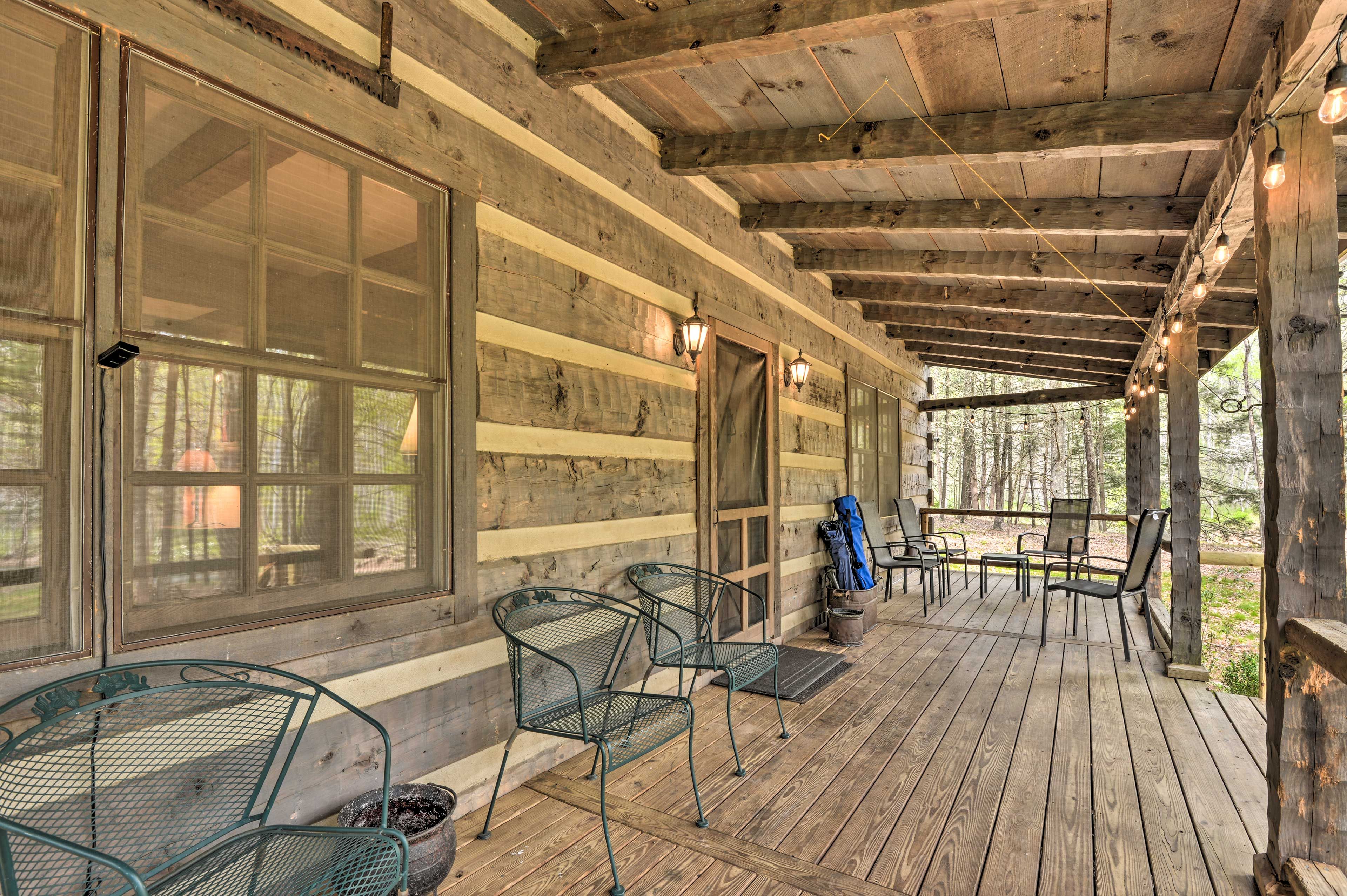 Deck | Gas Grill | Outdoor Seating