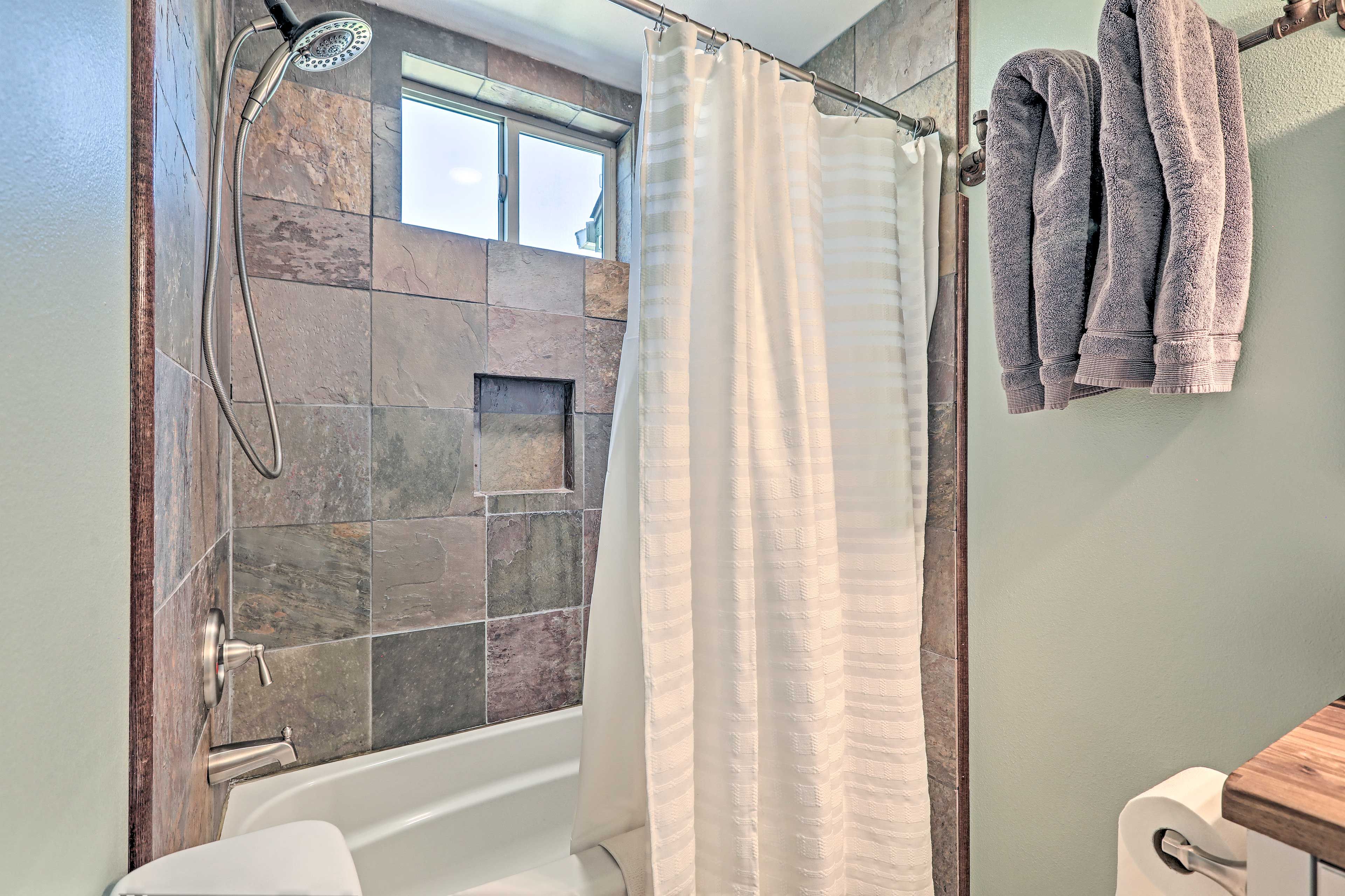 Full Bathroom