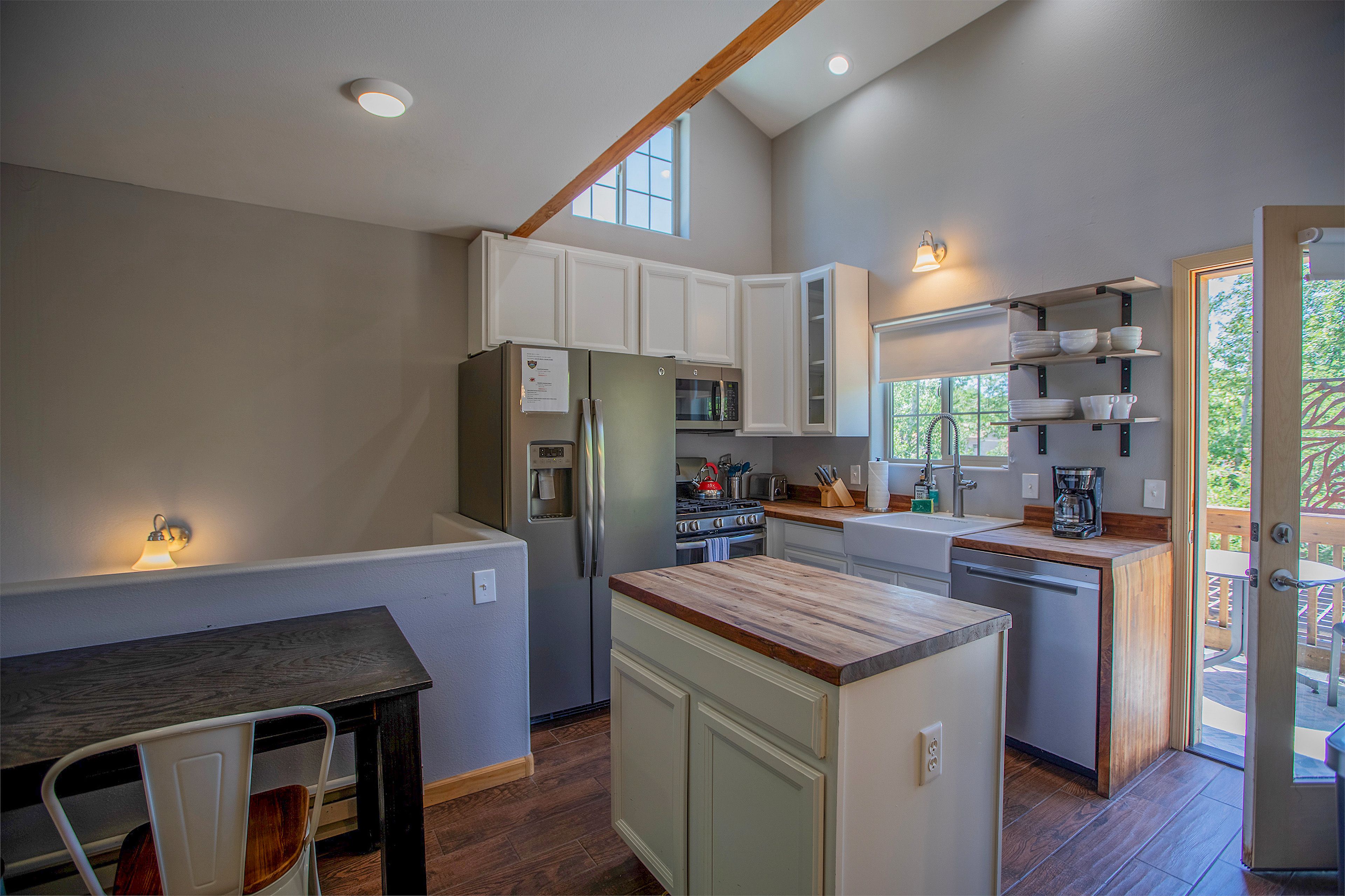 Kitchen | Drip Coffee Maker | Dishwasher | Main Floor