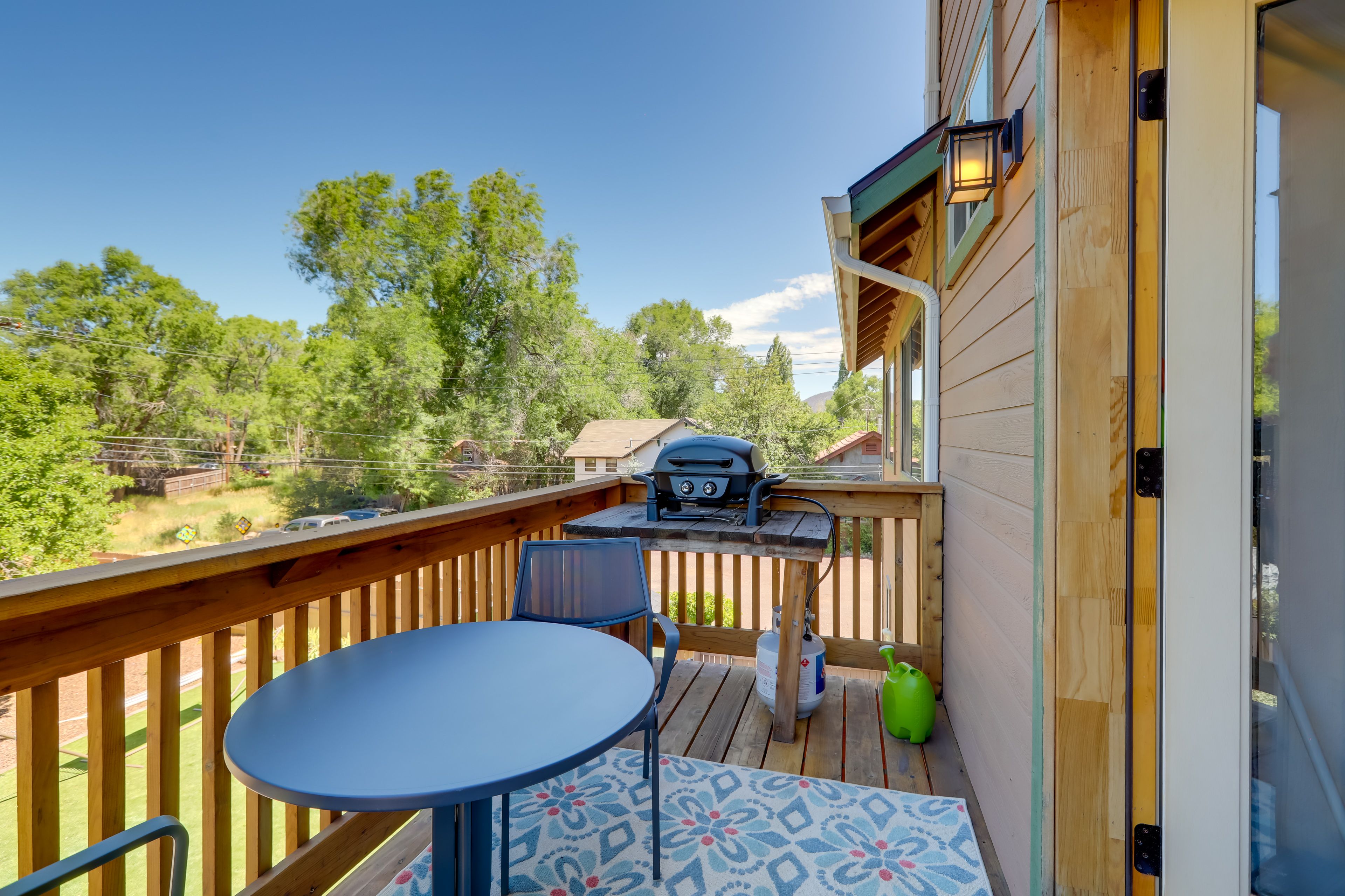 Balcony | Outdoor Dining Area