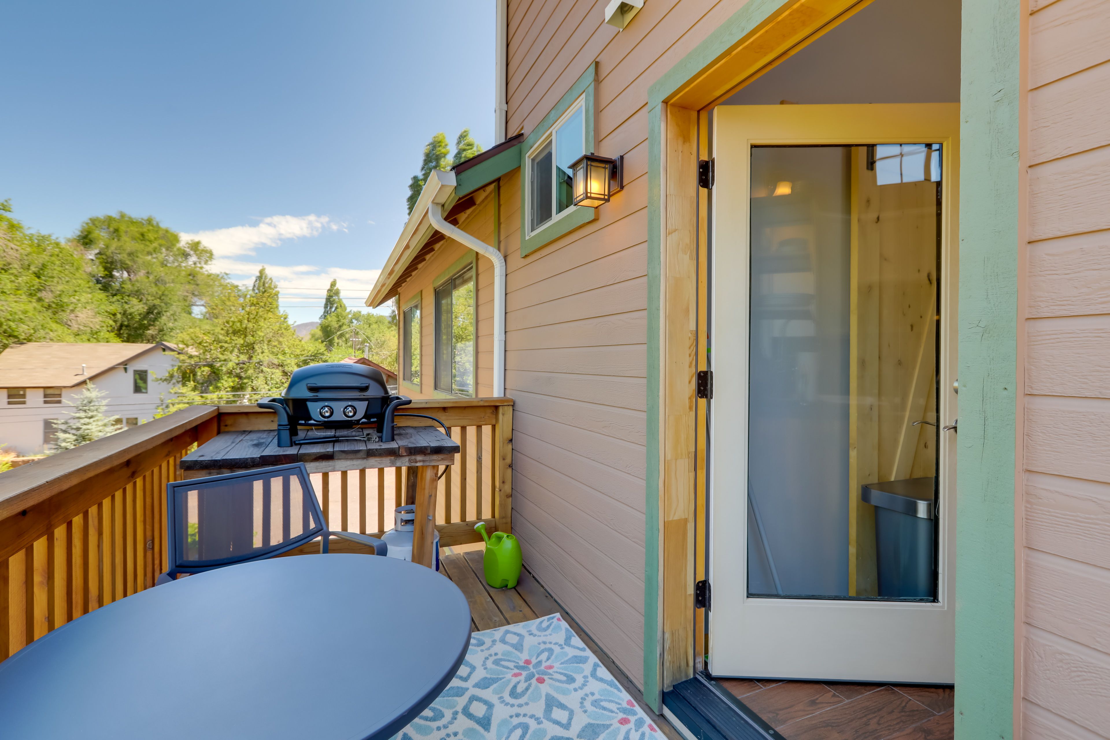 Balcony | Gas Grill