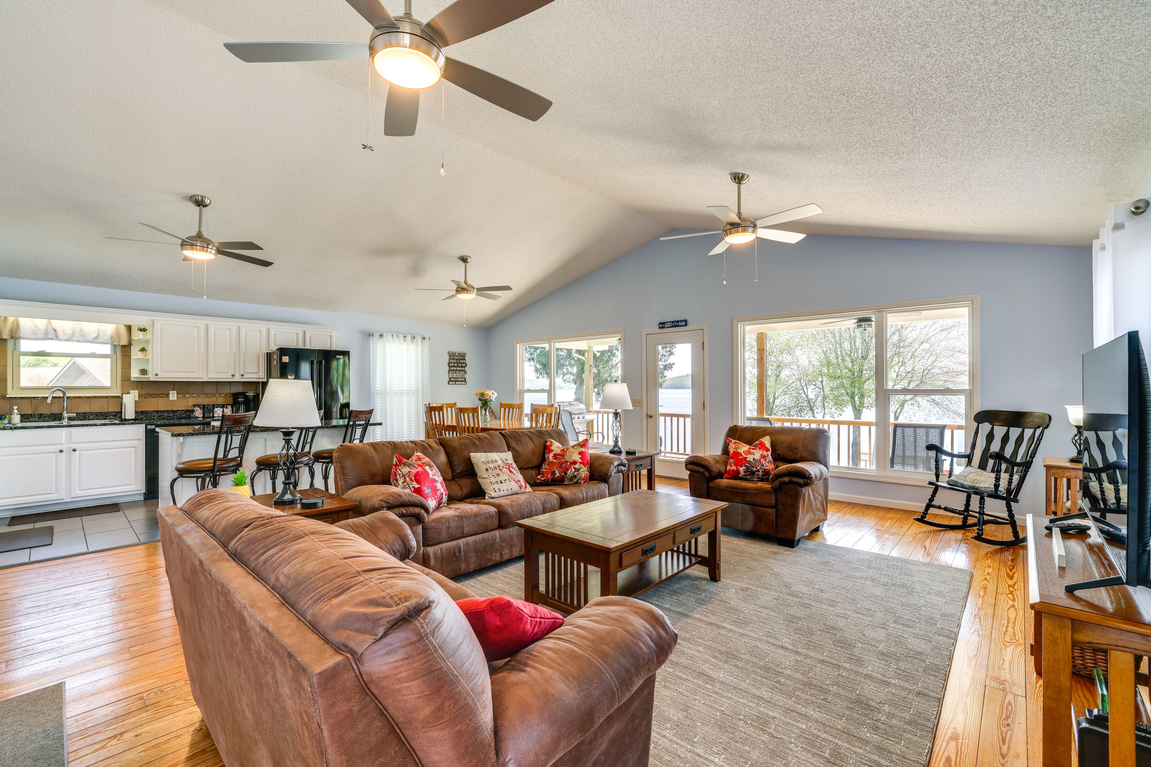 Main Living Space | Smart TV | Free WiFi