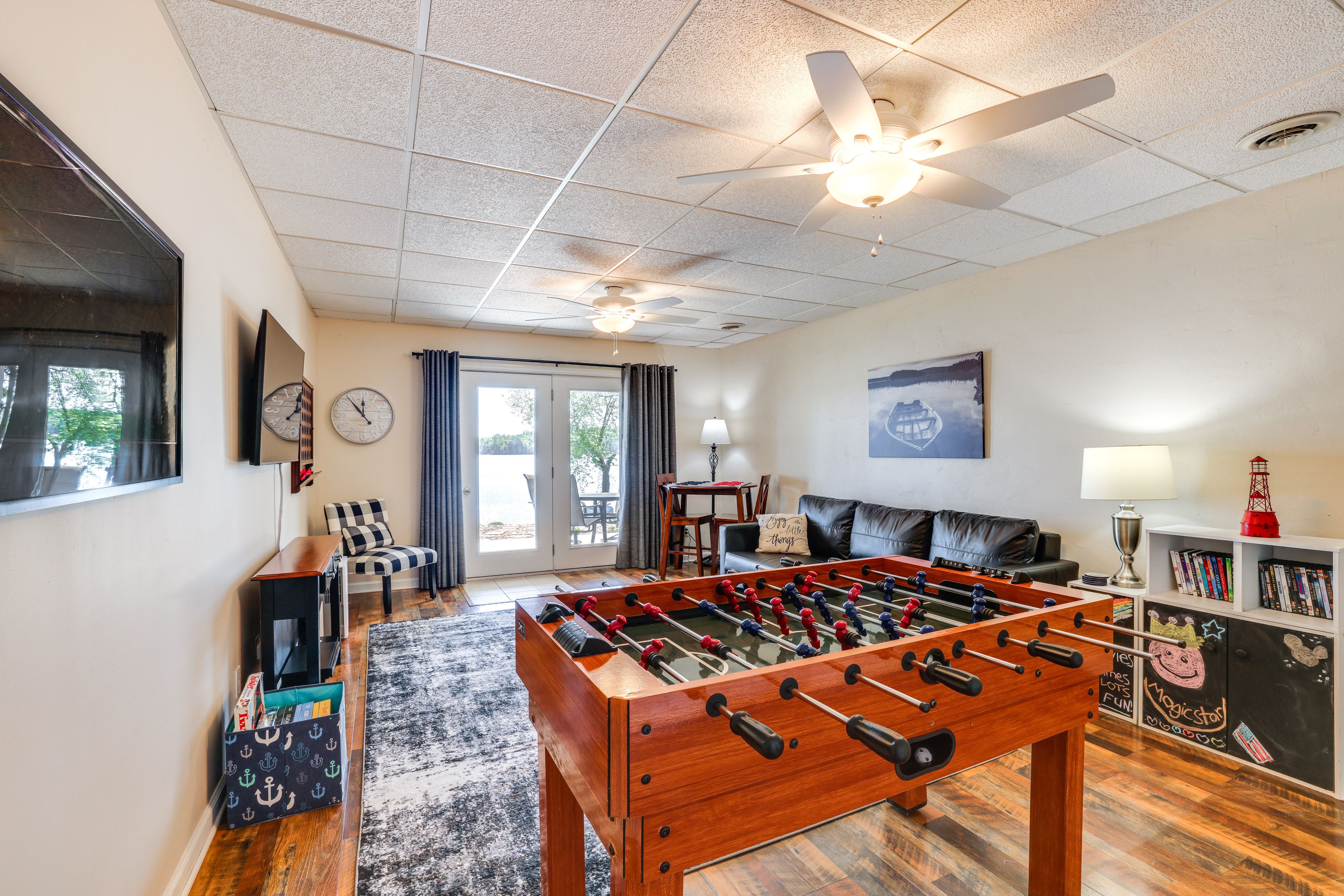 Game Room | Sleeper Sofa | Games & Movies