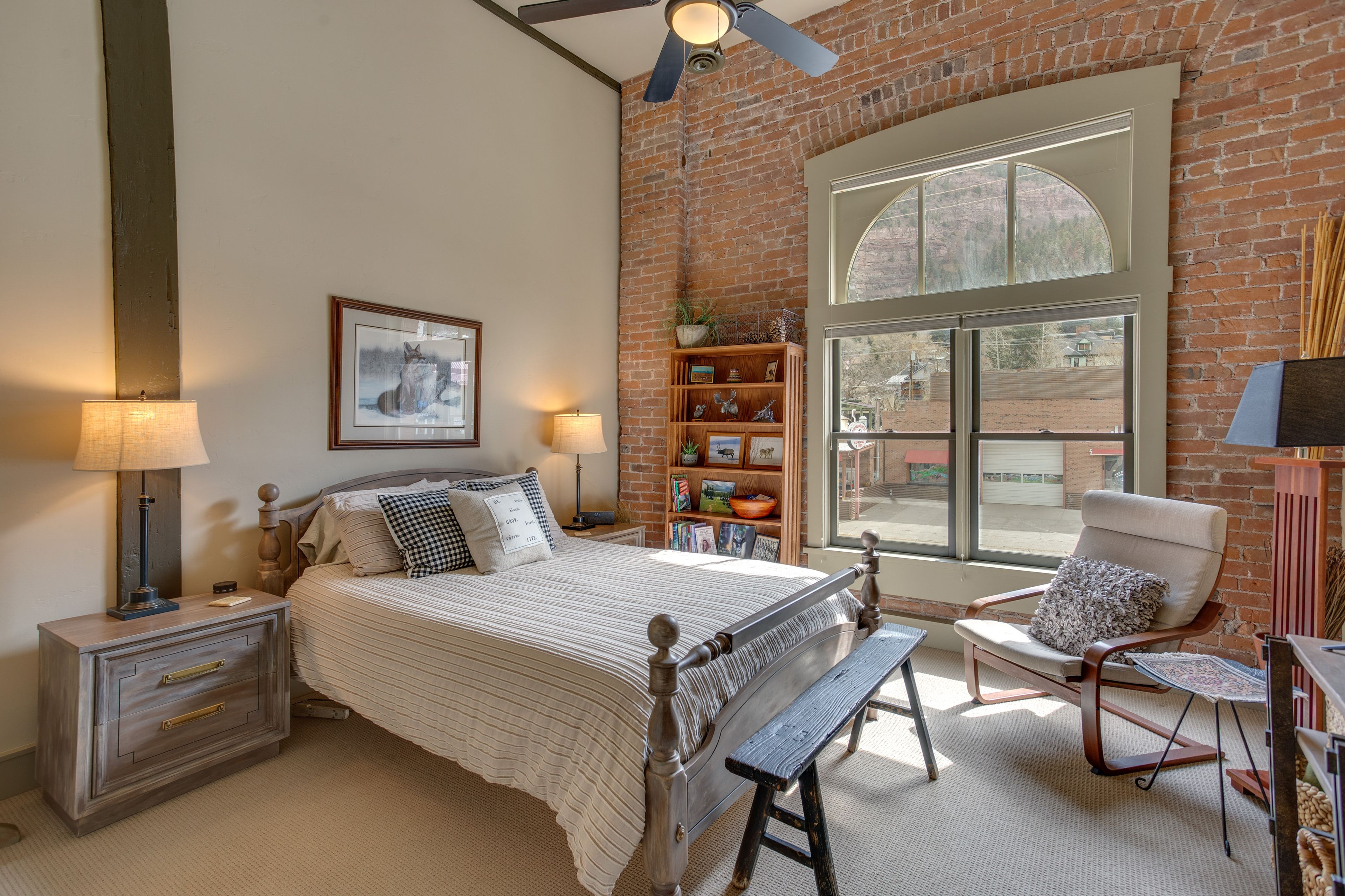 Bedroom 2 | Queen Bed