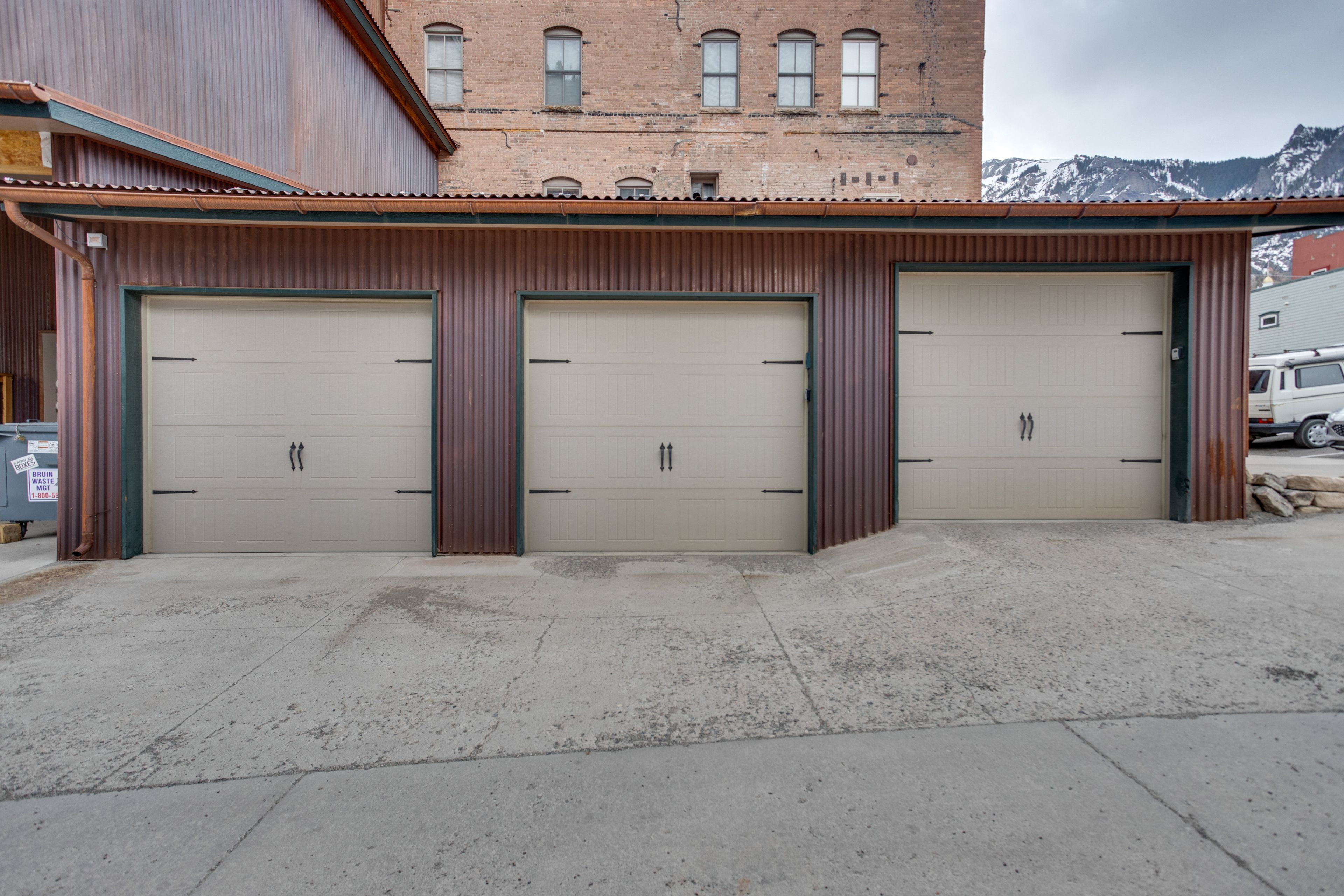 Private Garage | Property Access