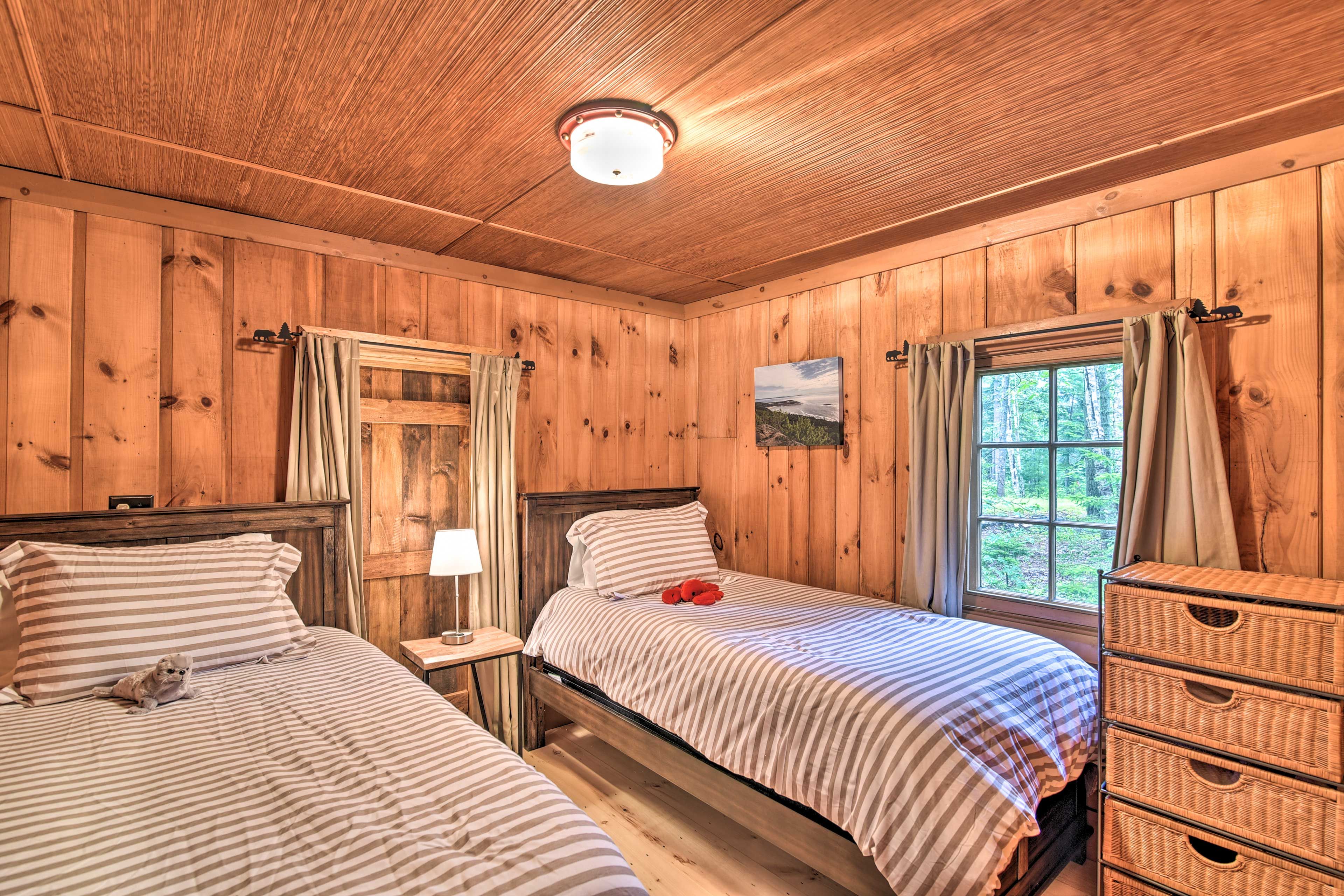 Bedroom 2 | 2 Twin Beds