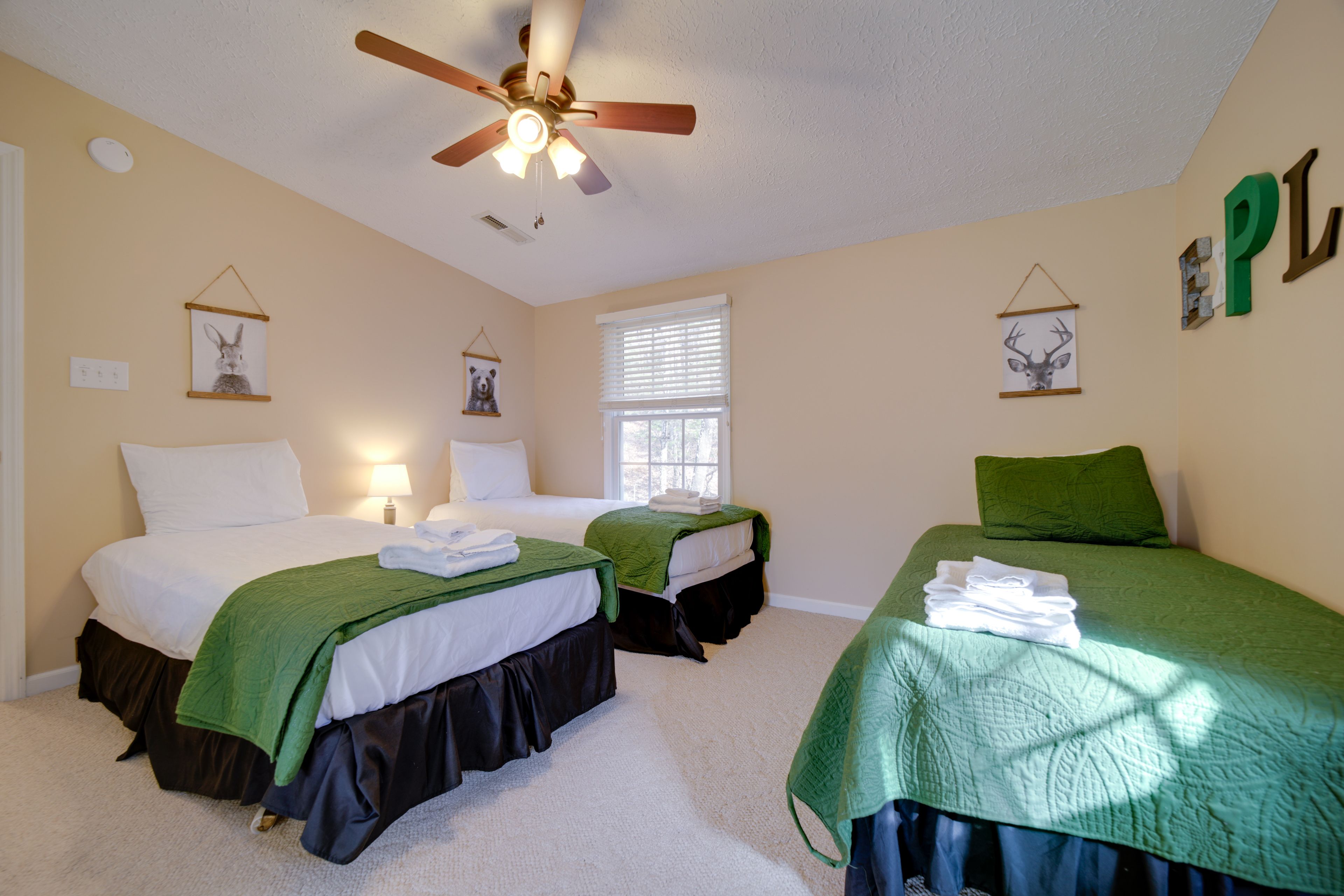 Bedroom 3 | 4 Twin Beds