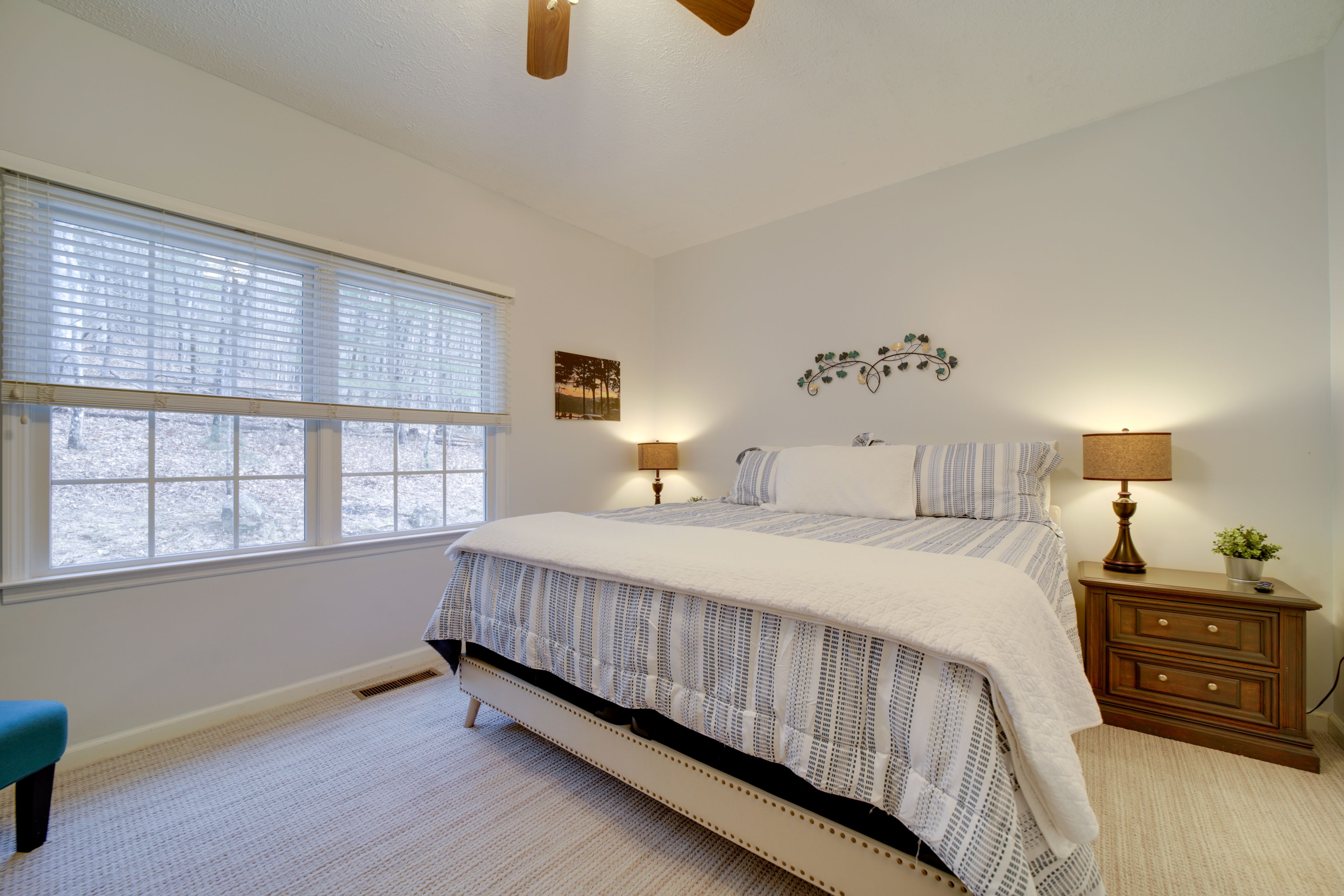 Bedroom 1 | King Bed