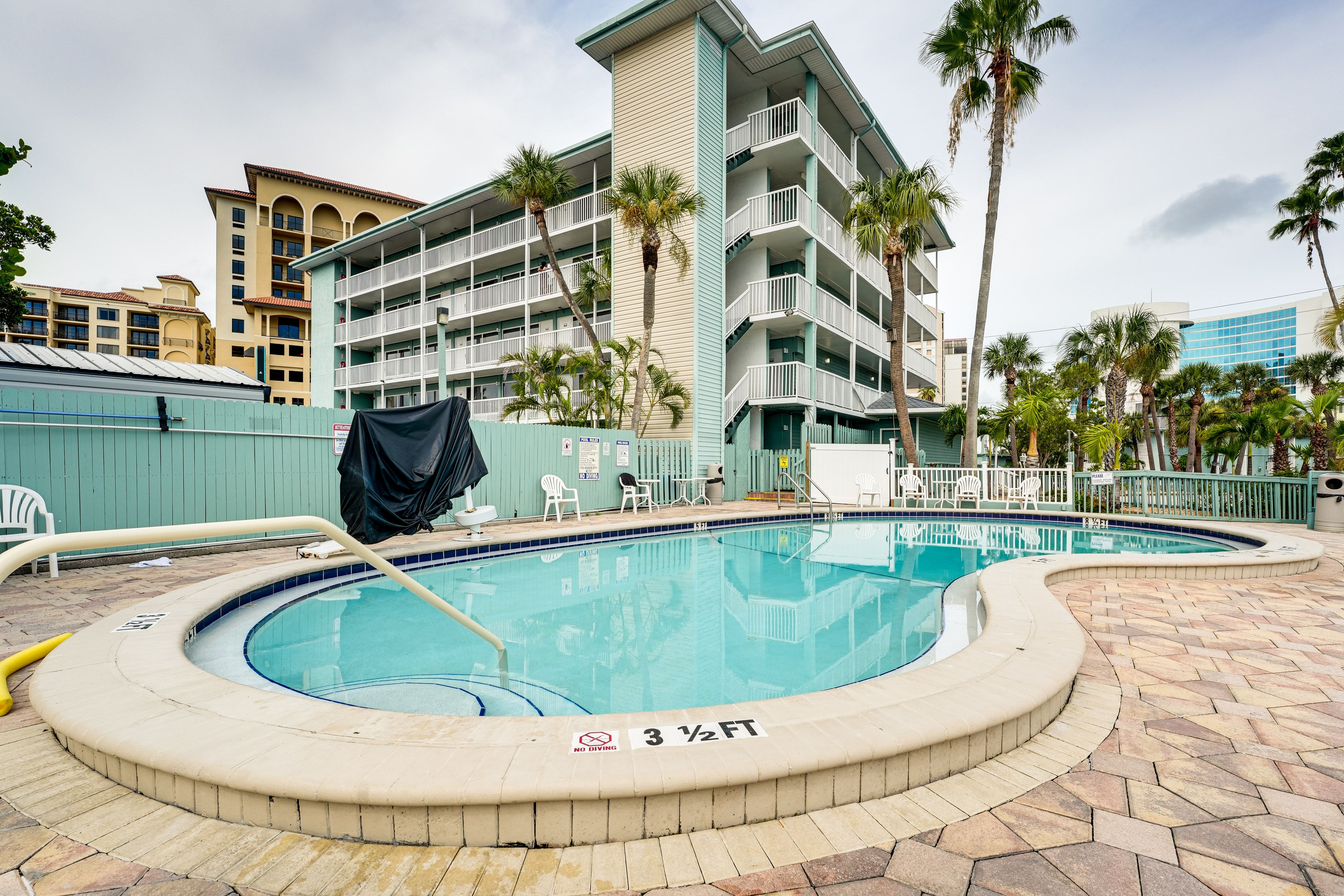 Clearwater Vacation Rental | 2BR | 2BA | Step-Free Access | 1,080 Sq Ft