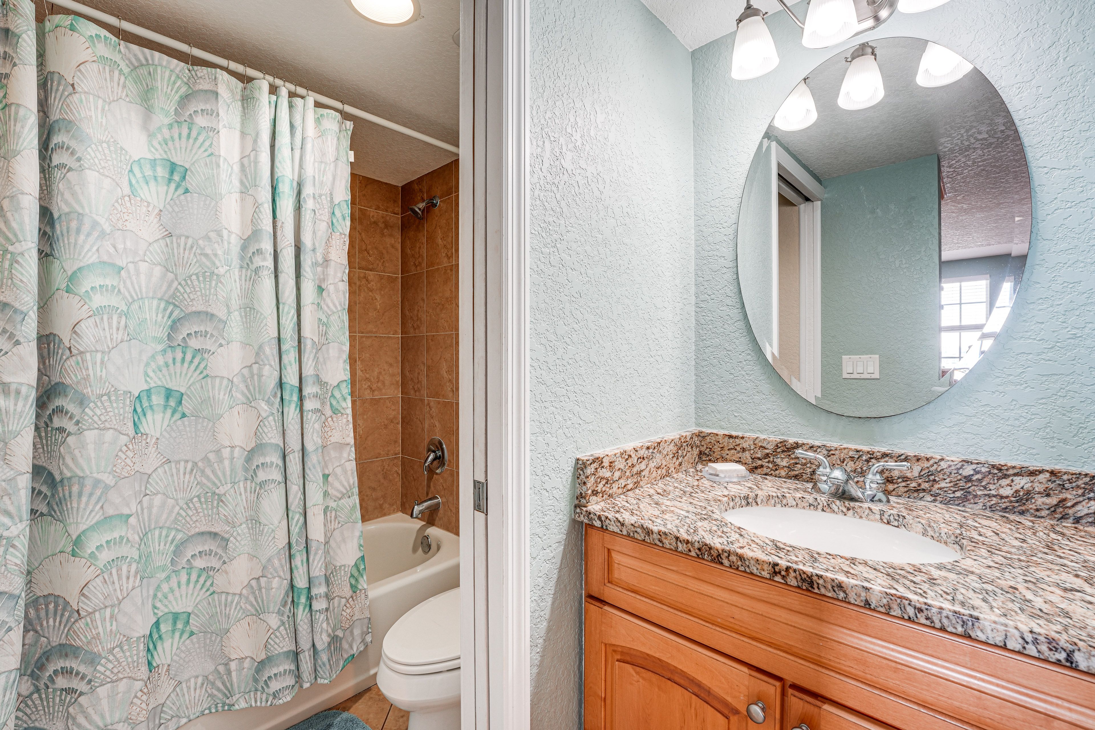 Full Bathroom | Linens & Towels