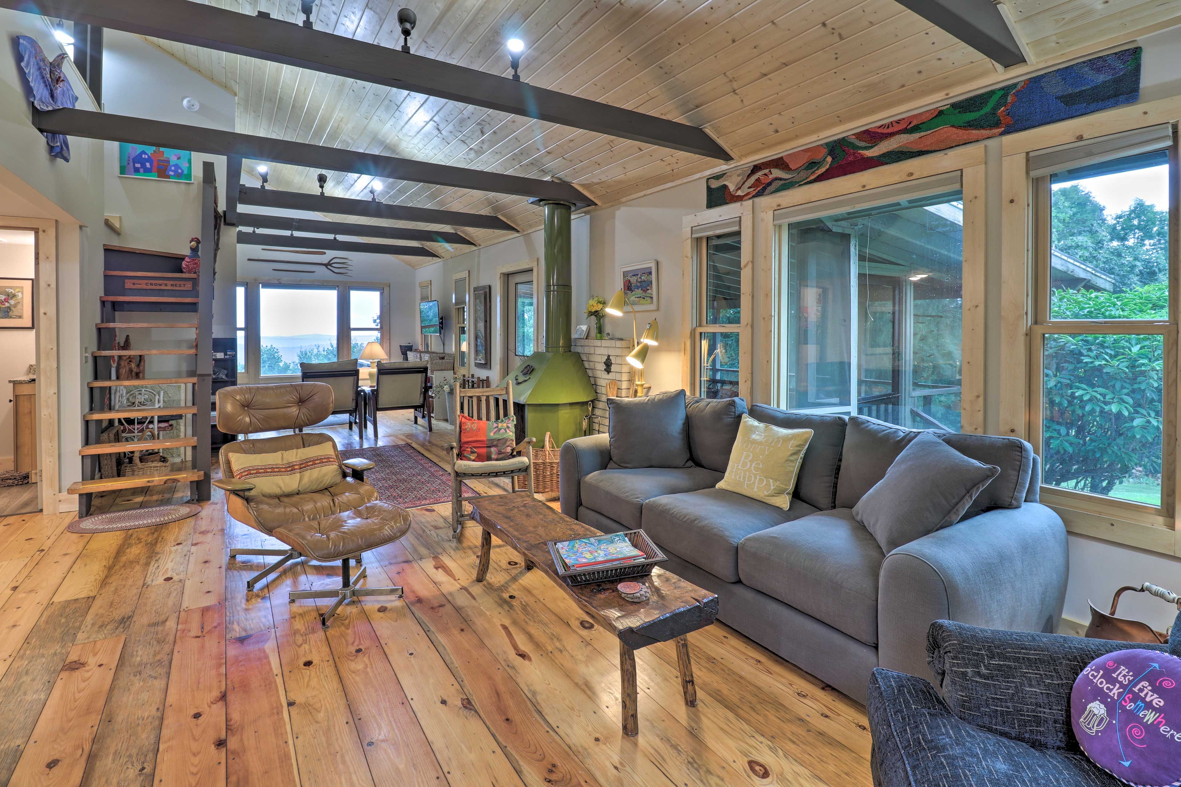 Enjoy peace and quiet at this vacation rental cabin in Brevard!