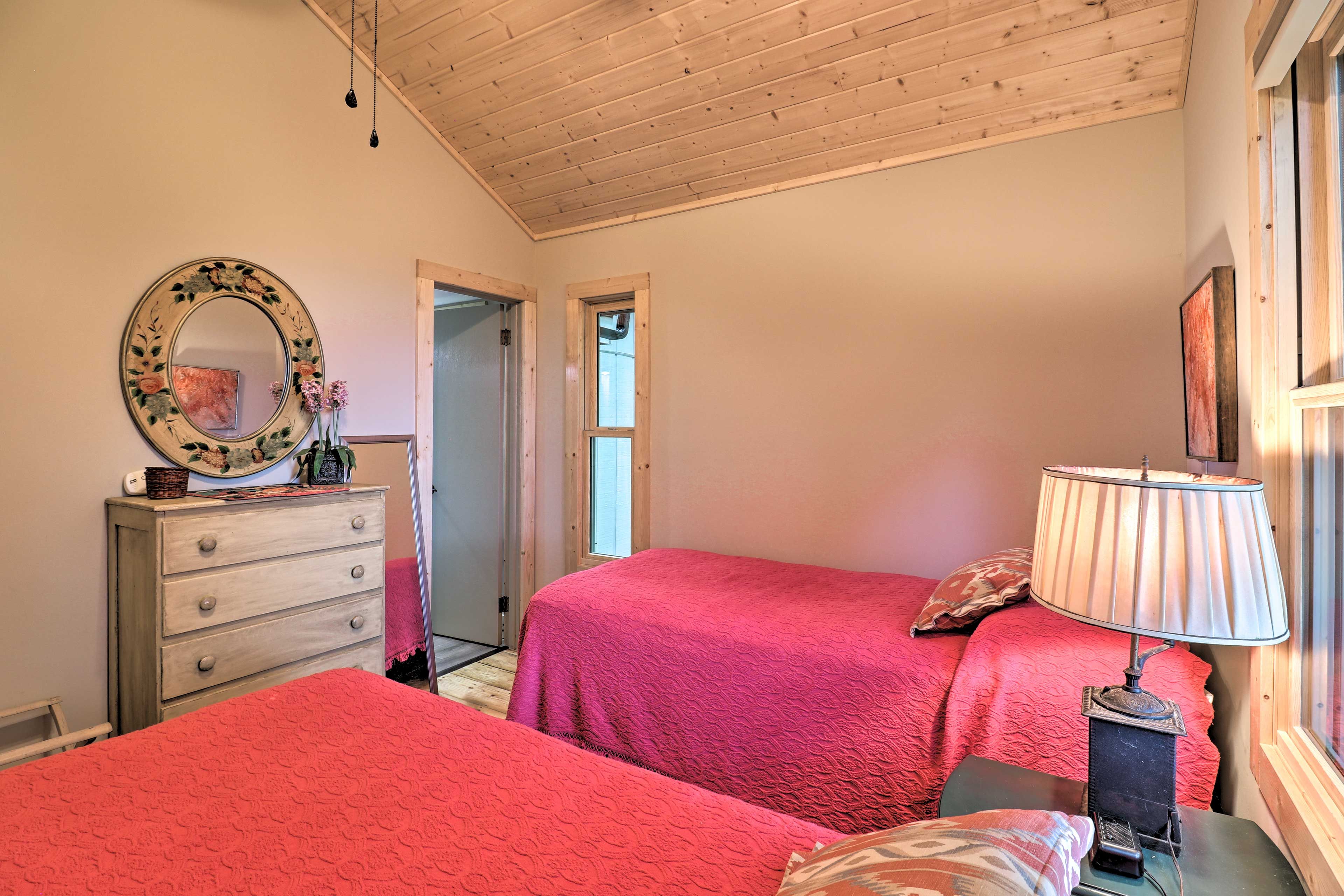 Unpack all your belongings and store them in the chest of drawers.