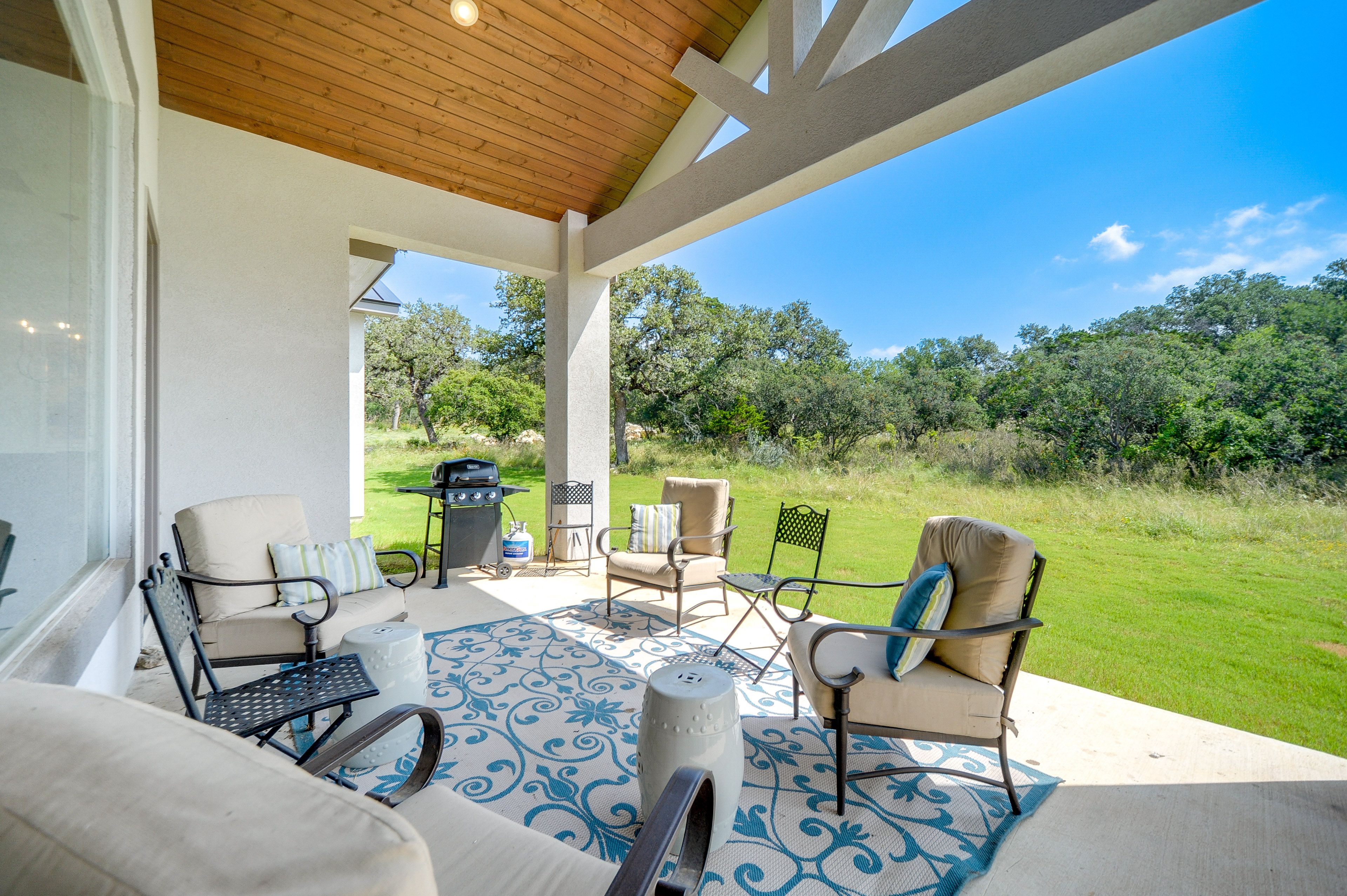 Private Patio | Gas Grill