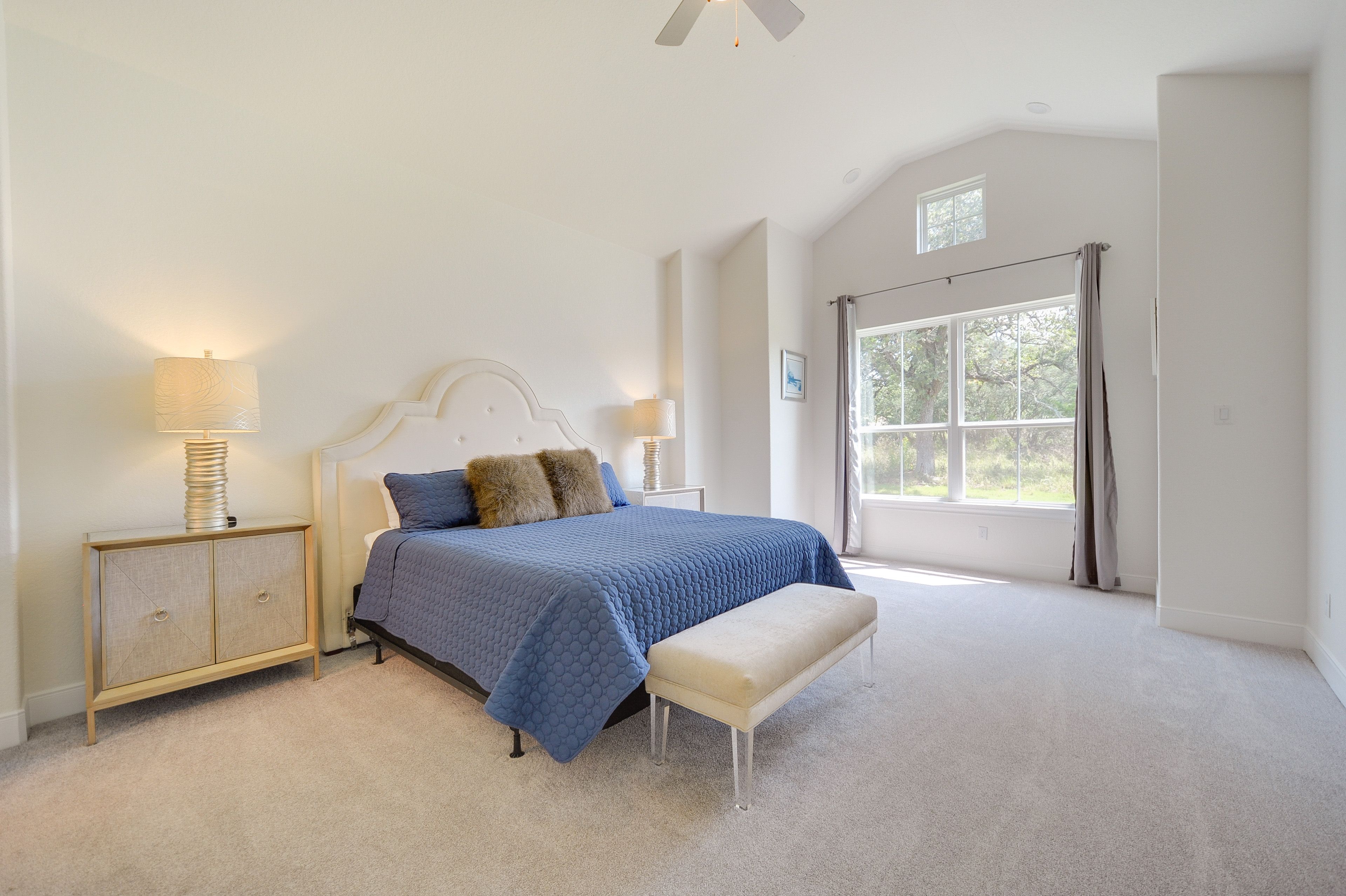 Bedroom 1 | King Bed