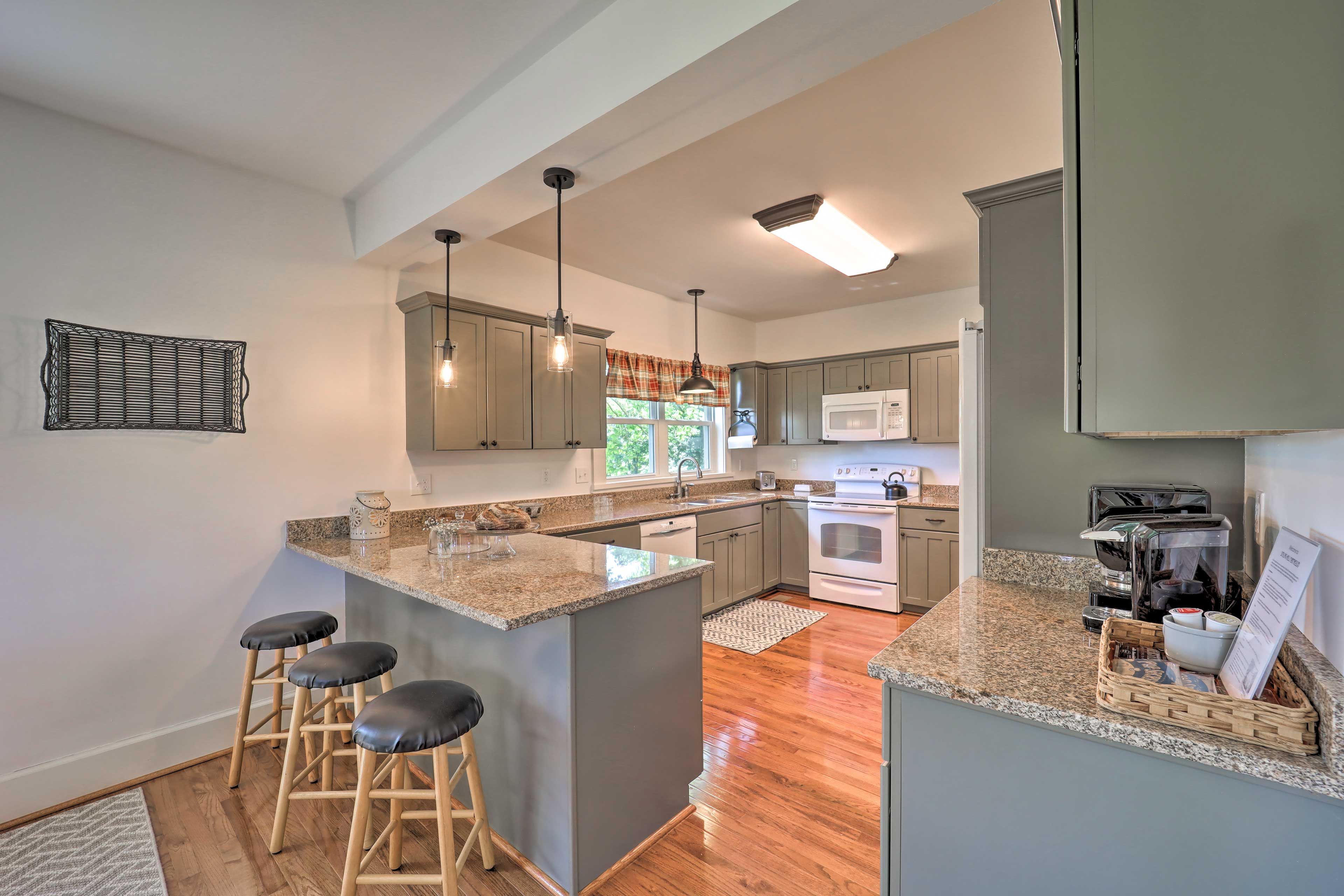 Kitchen | Fully Equipped | Cooking Basics Provided
