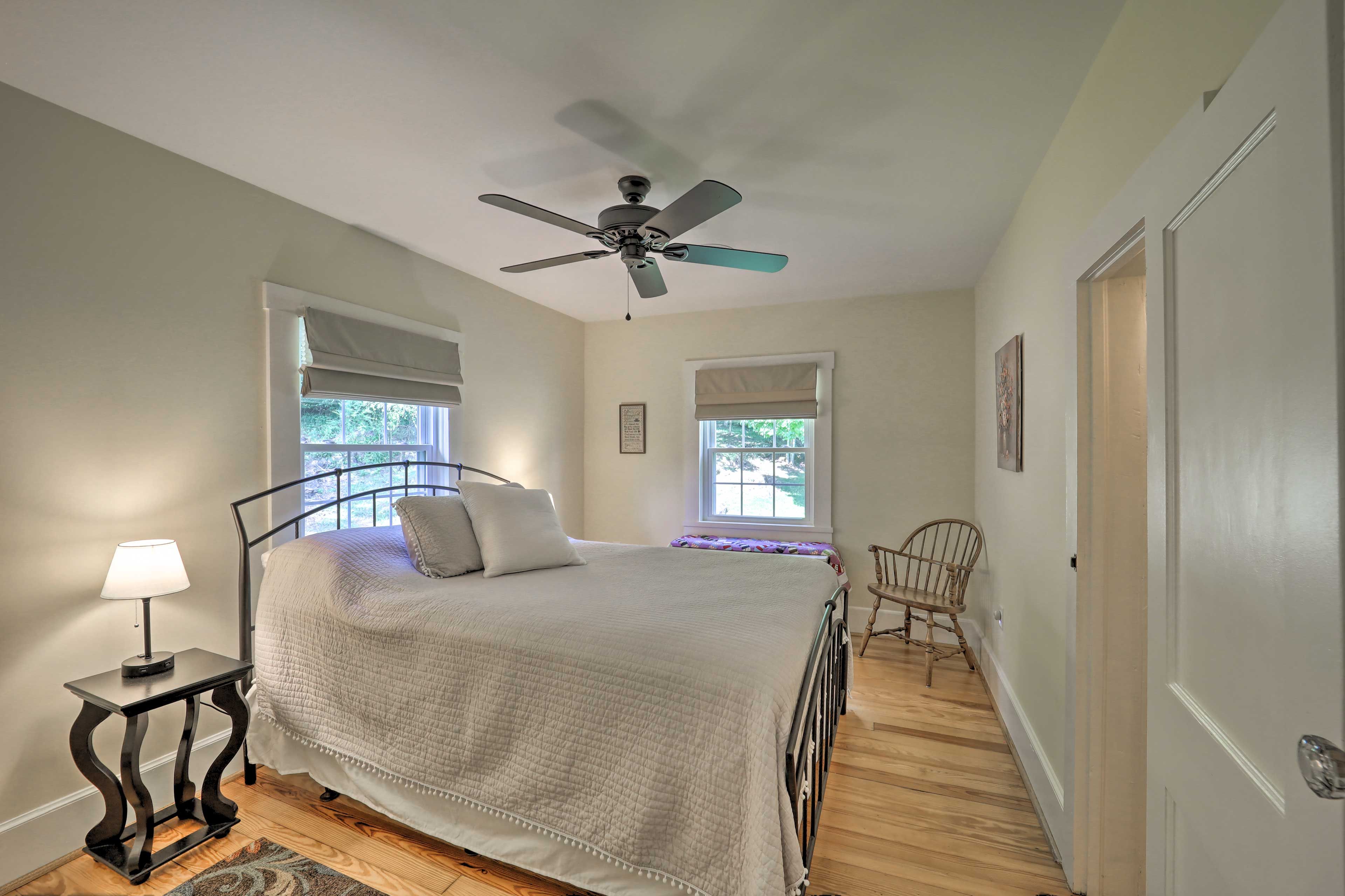 Bedroom 3 | Queen Bed