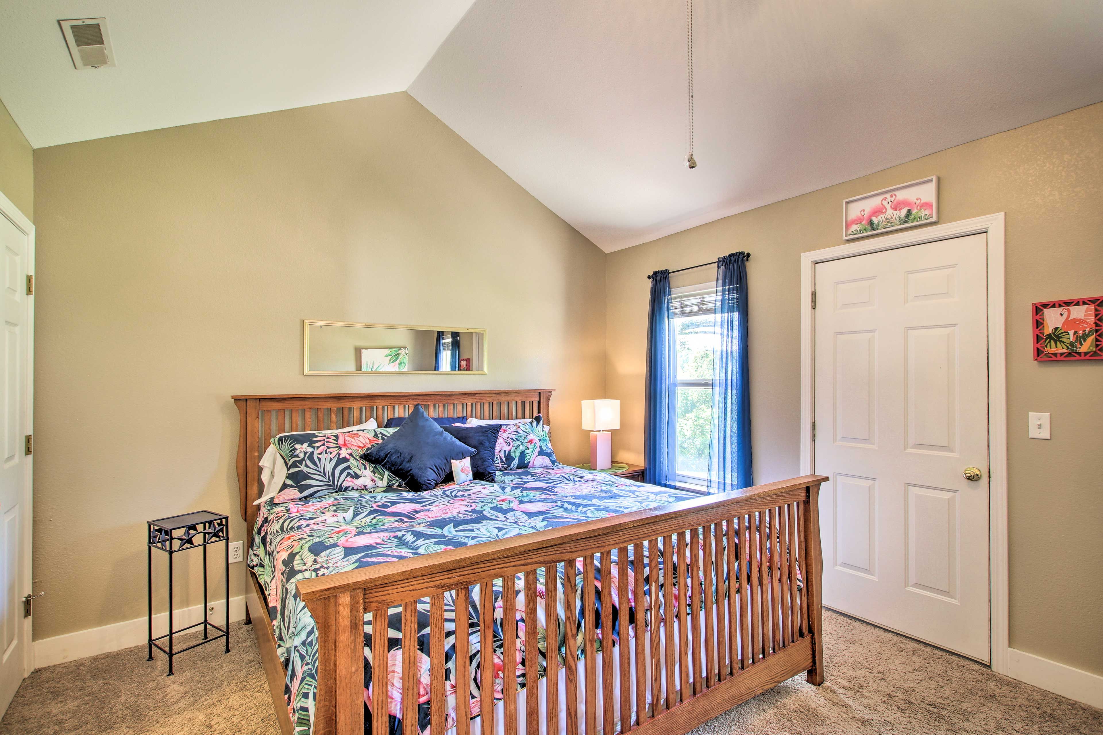 Bedroom | King Bed