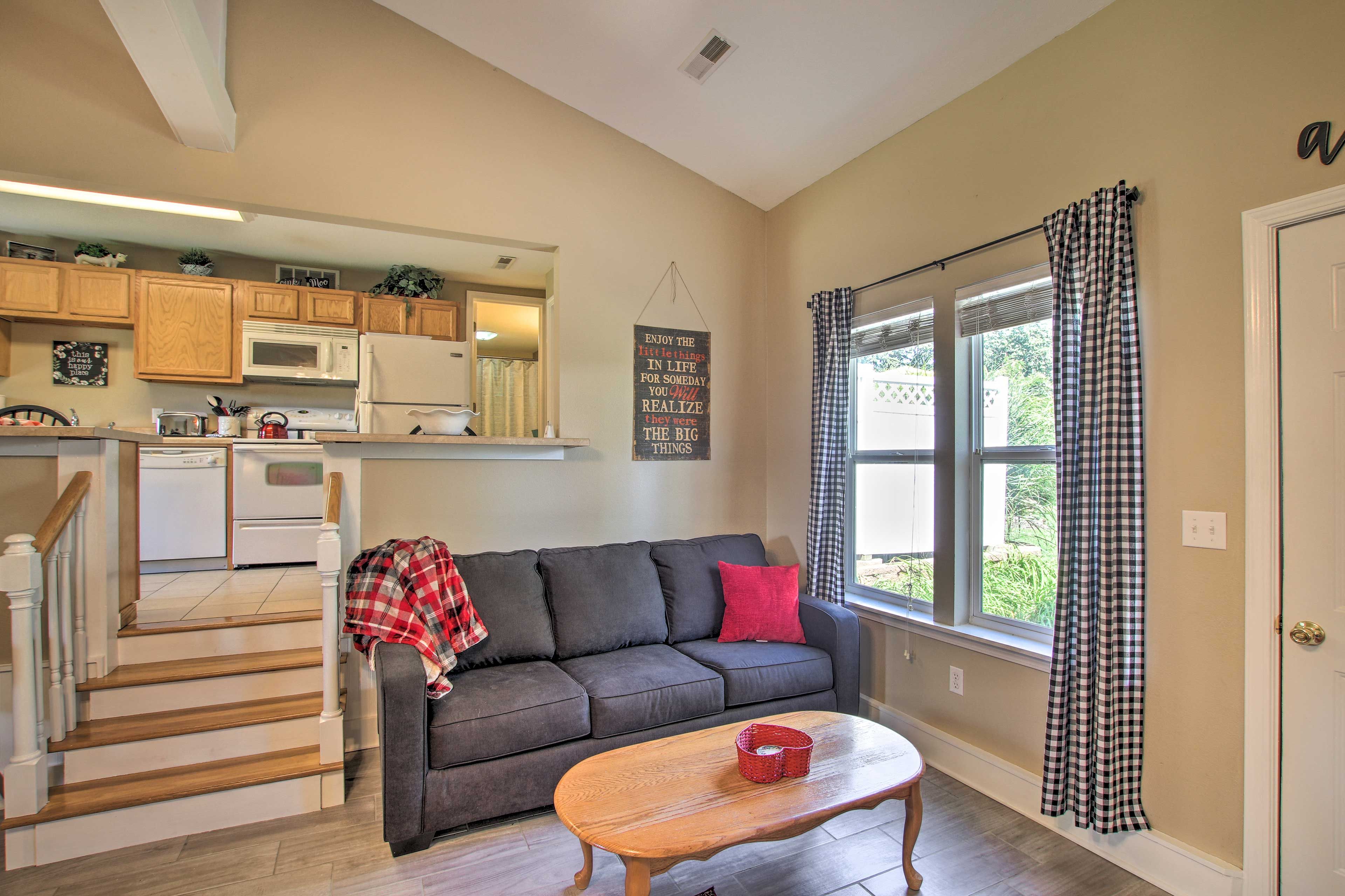 Living Room | Queen Sleeper Sofa | Queen Murphy Bed
