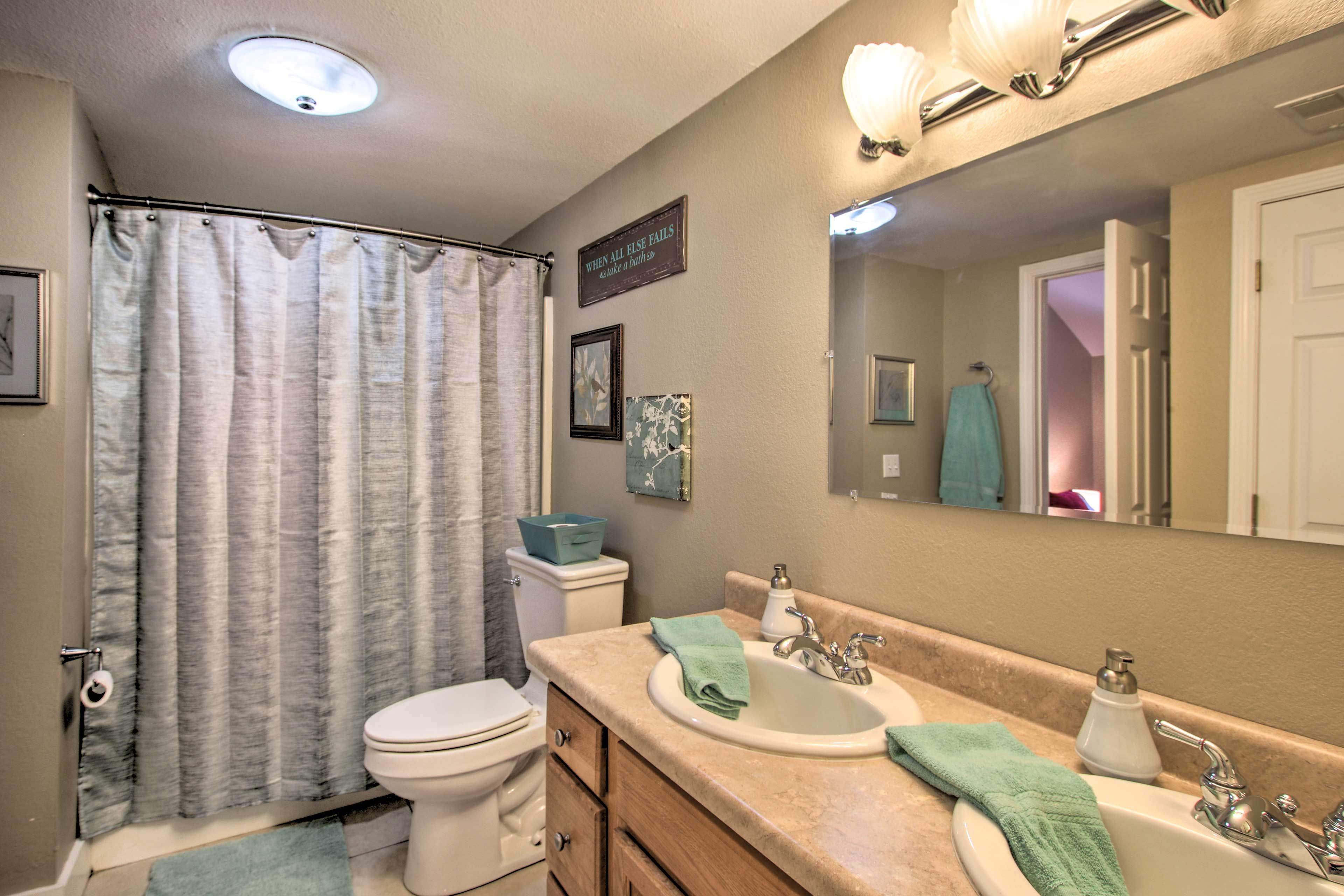 Full Bathroom | Linens & Towels