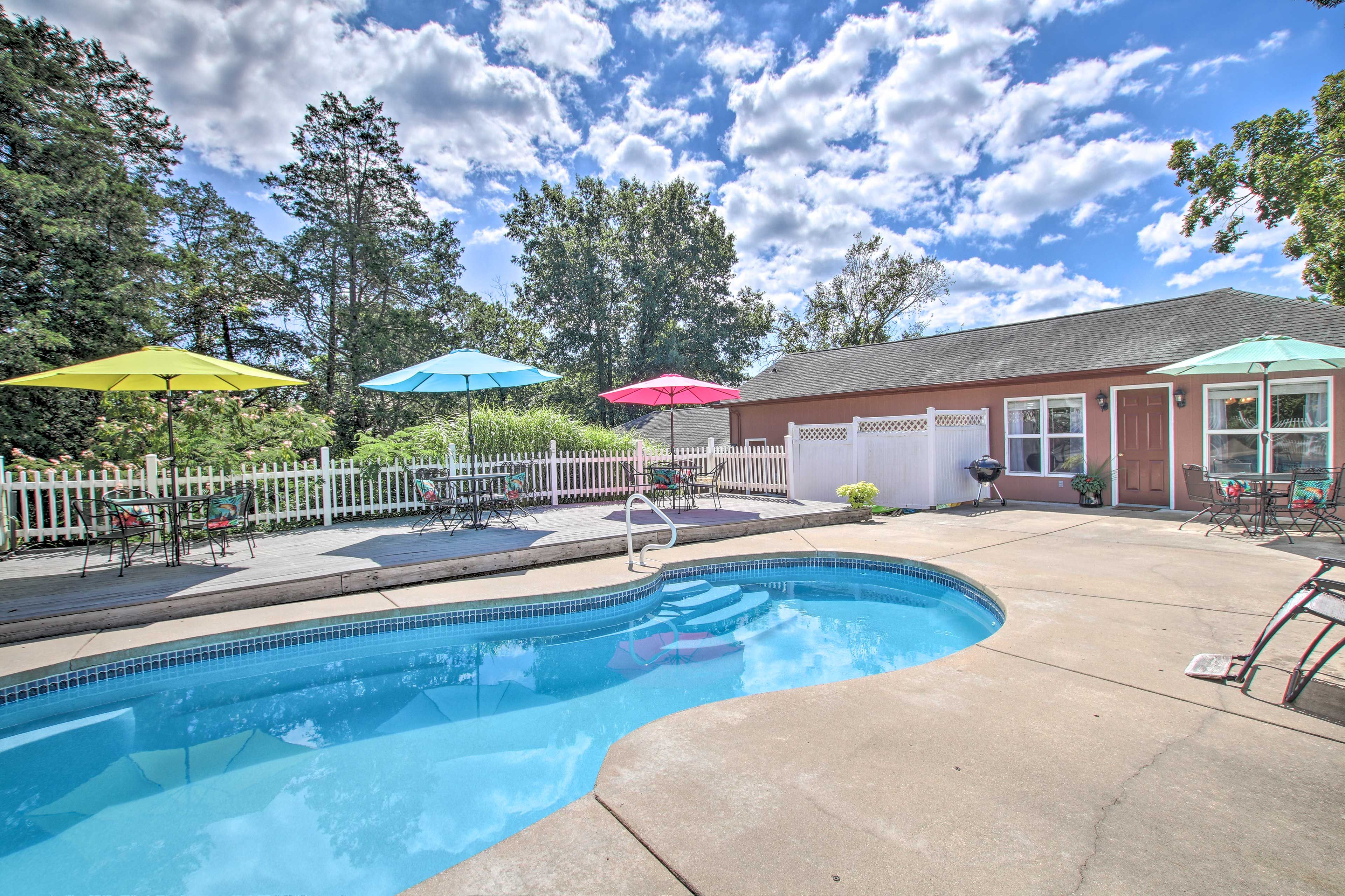 Community Amenities | Outdoor Pool