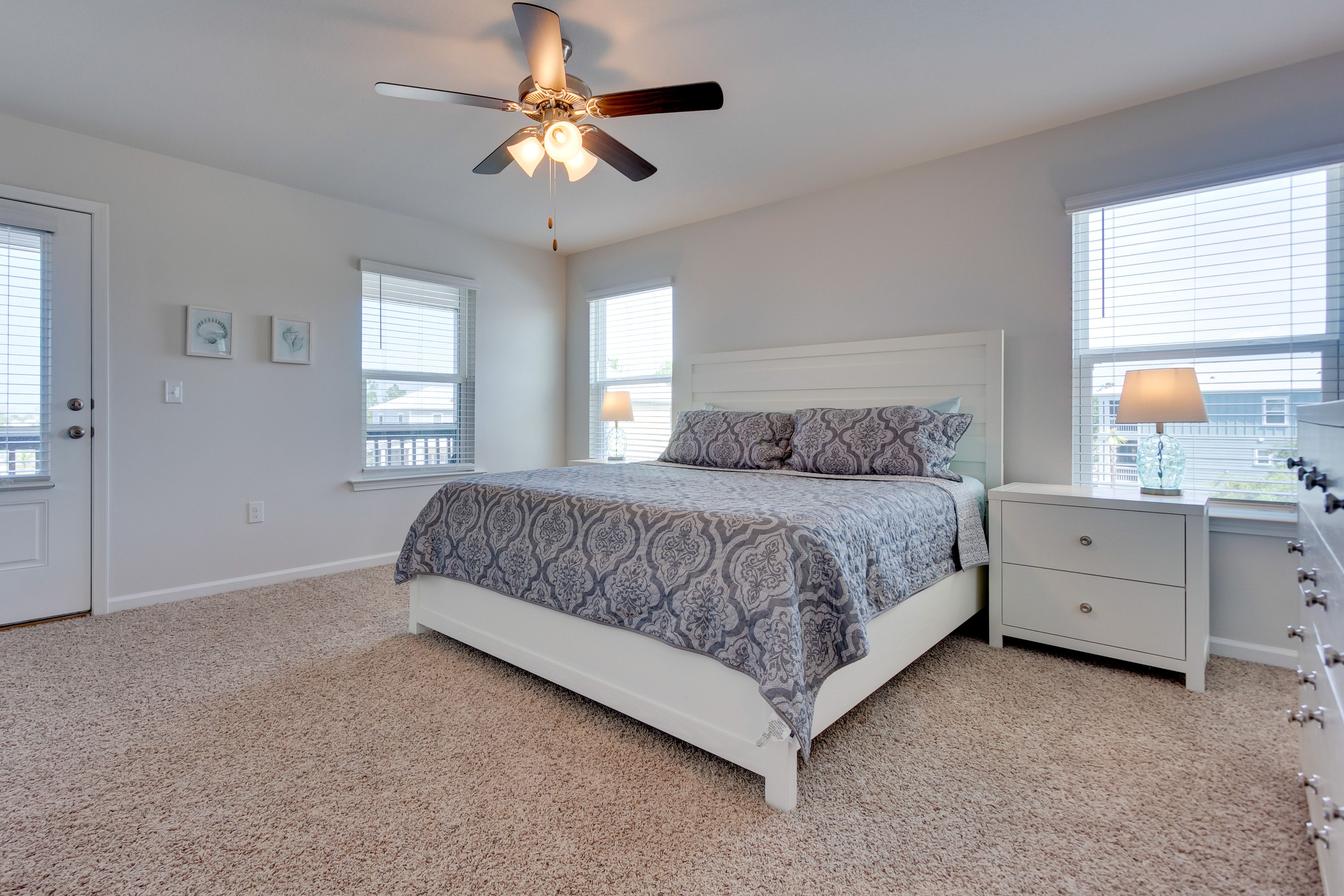 Bedroom 1 | King Bed