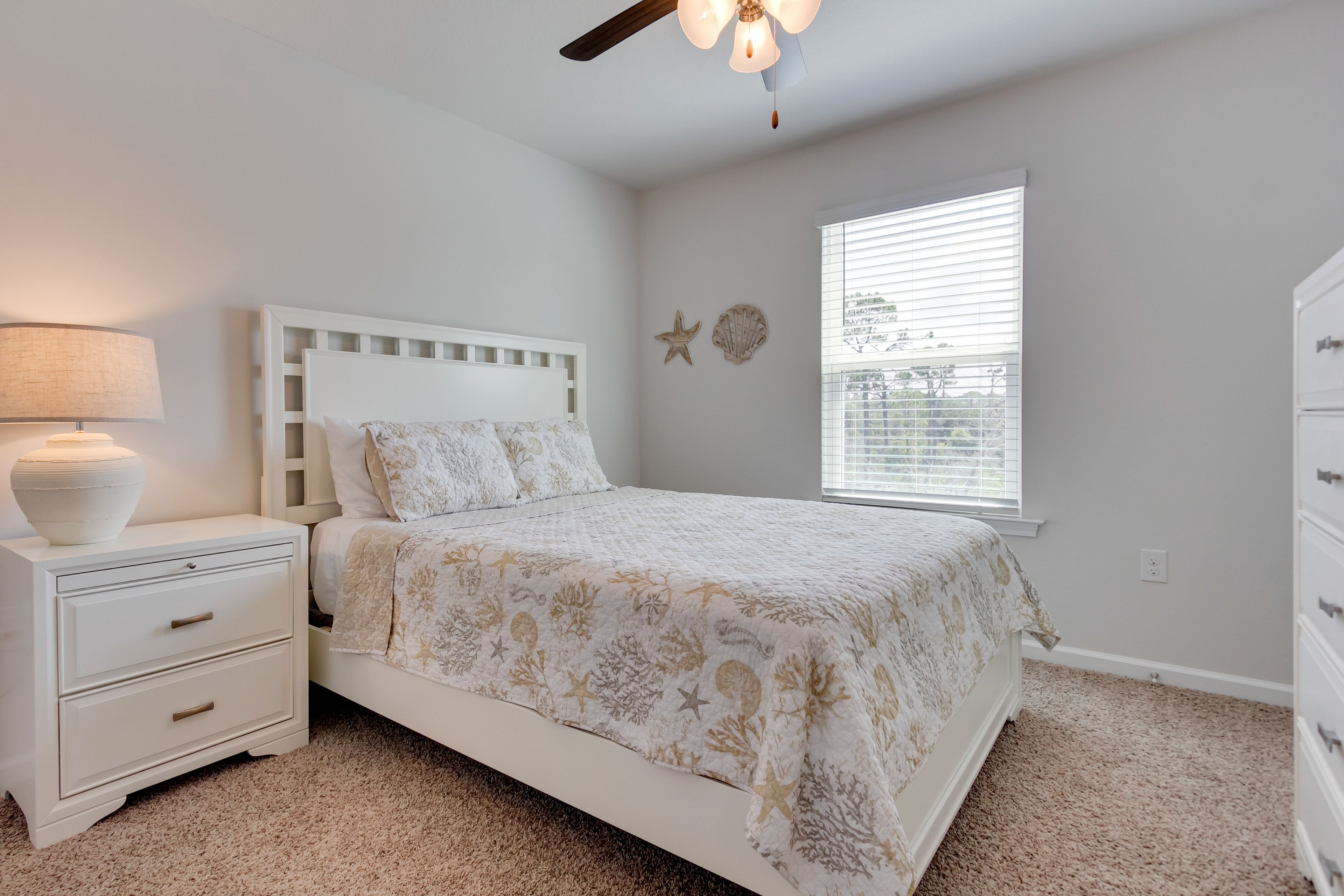 Bedroom 2 | Queen Bed