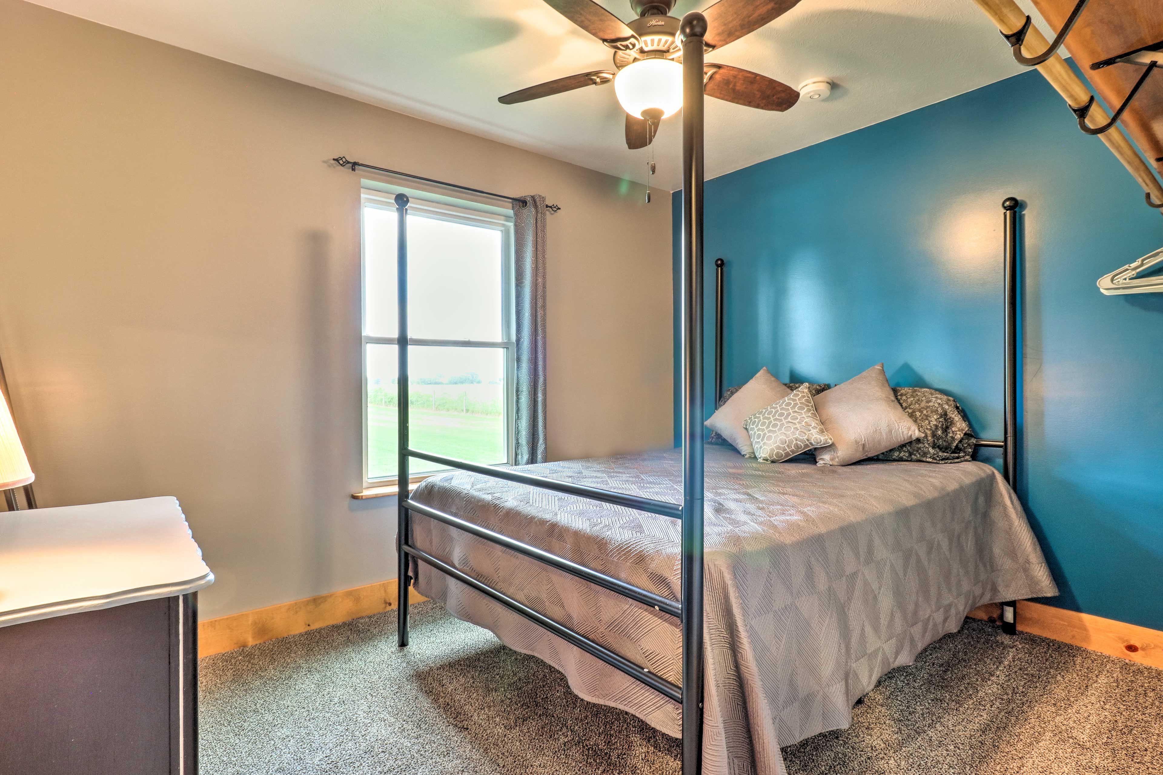 Bedroom 2 | Queen Bed