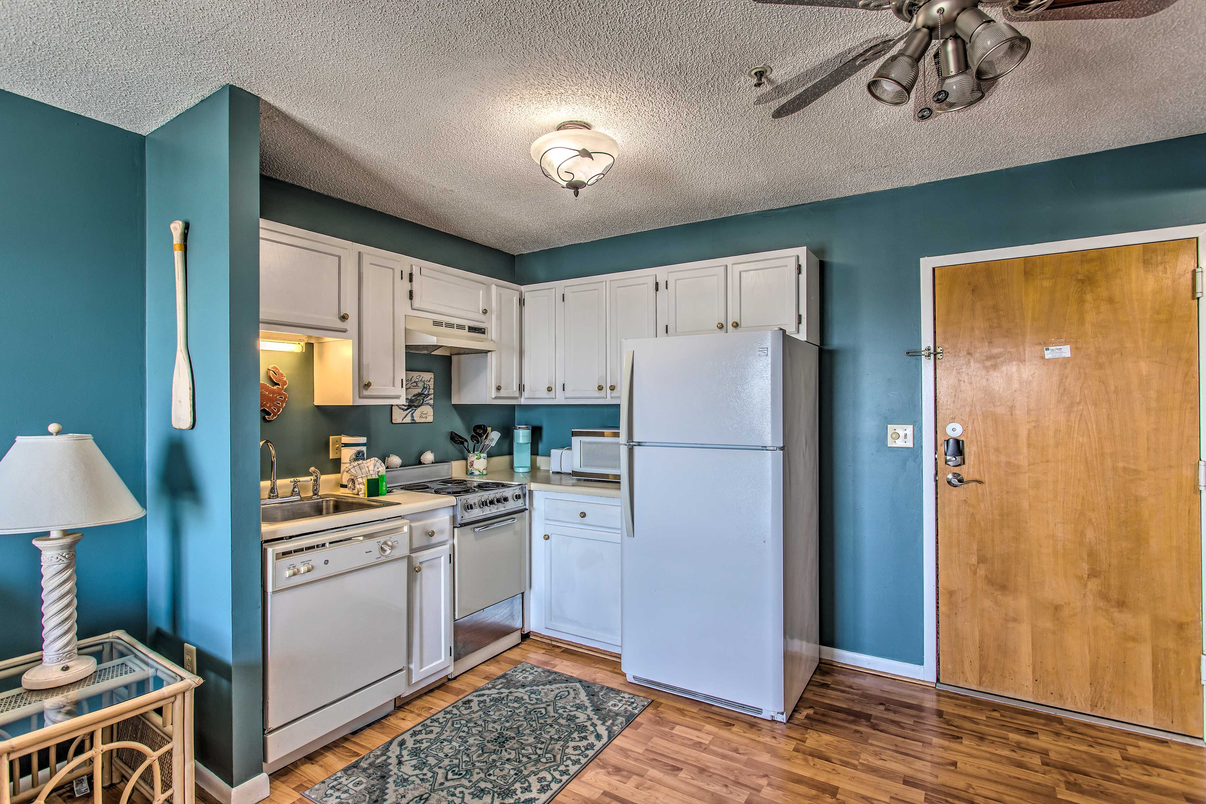 This kitchen comes fully equipped.