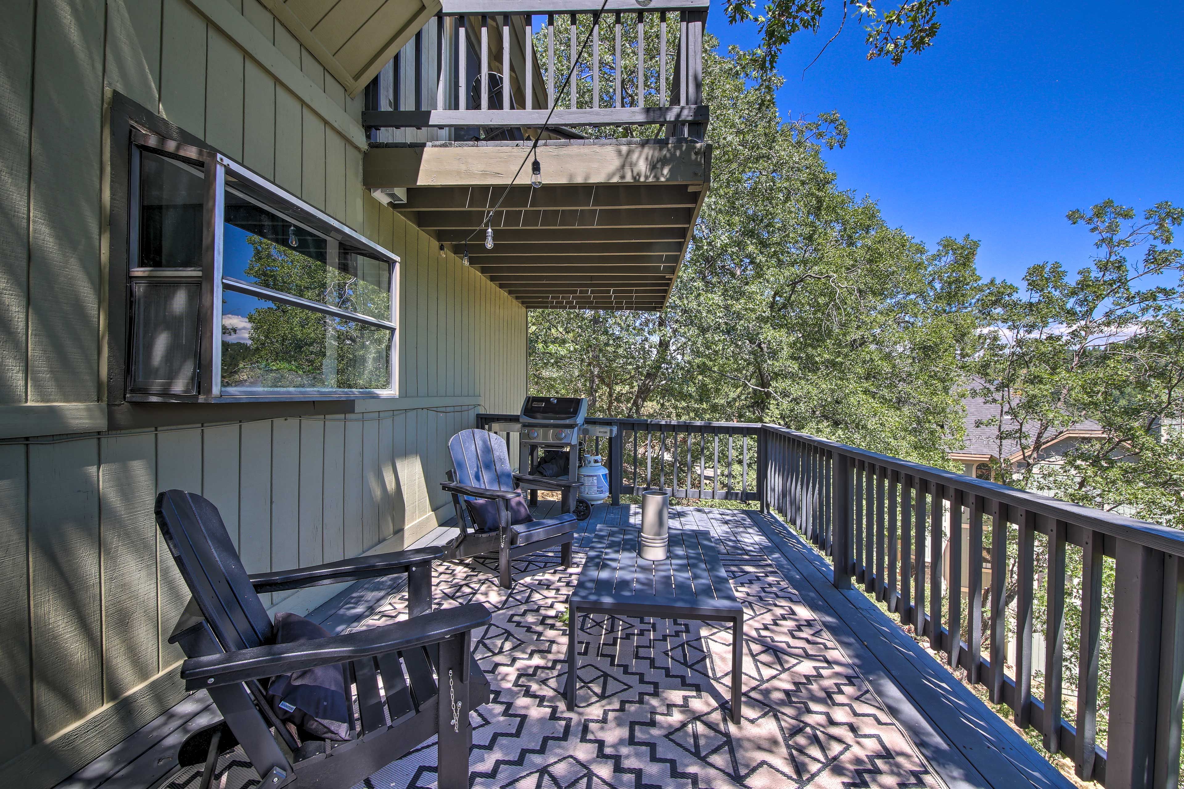 Private Deck | Gas Grill | Bistro Lighting