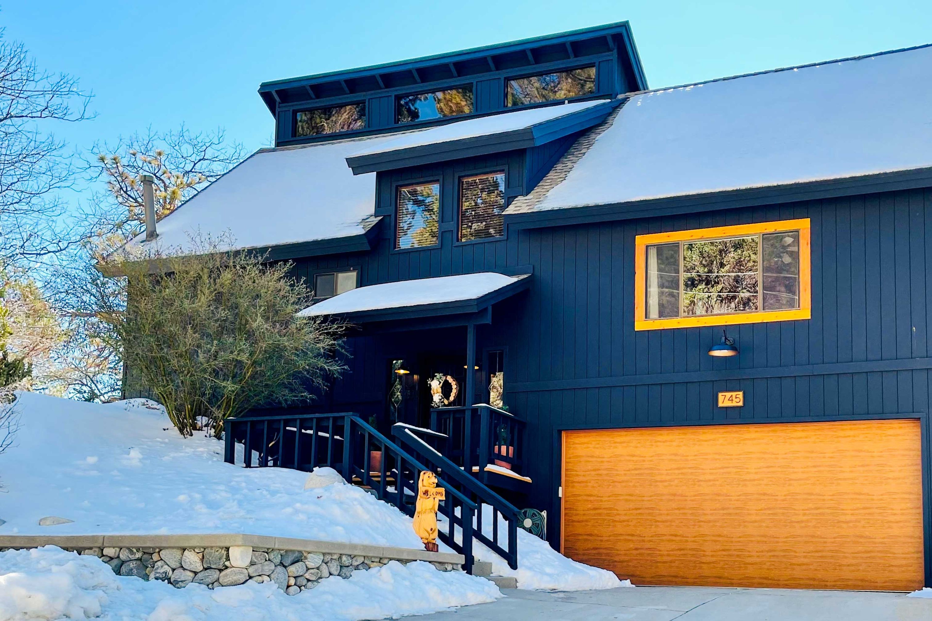 Parking | Driveway (2 Vehicles) | Garage (1 Vehicle)