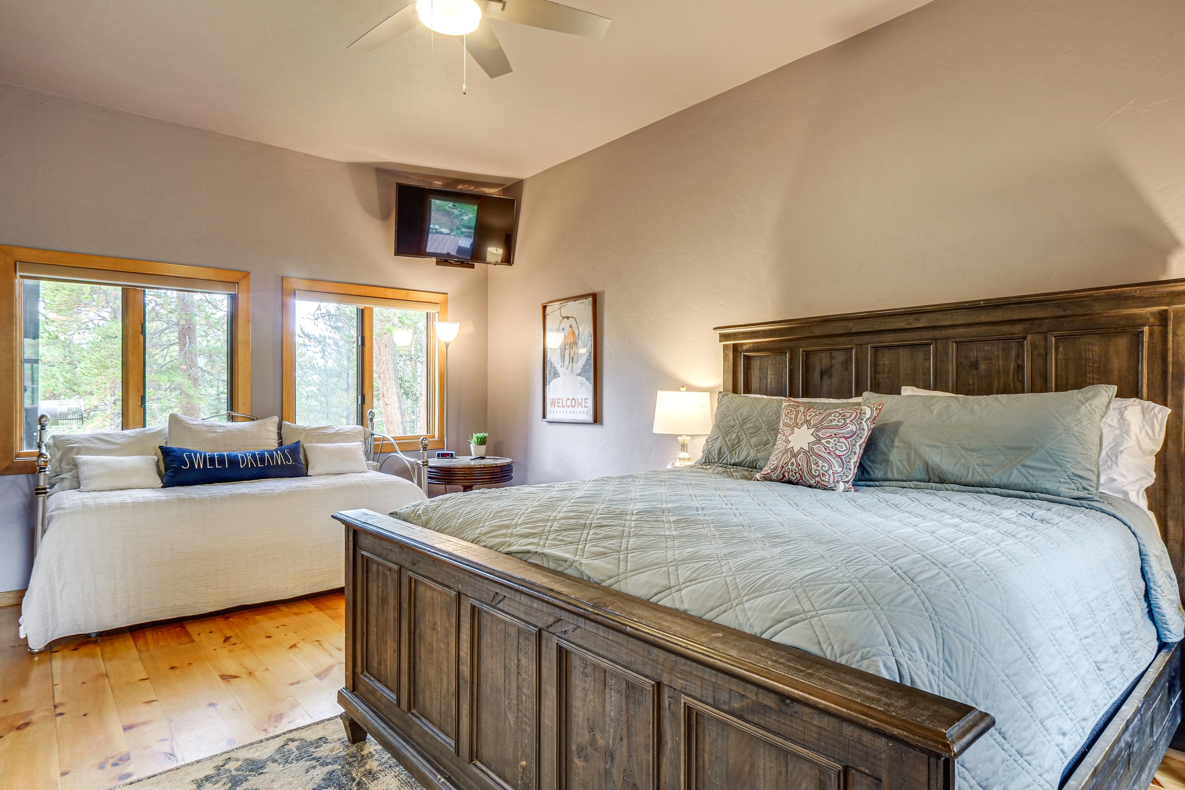 Bedroom 3 | King Bed | Twin Daybed w/ Twin Trundle