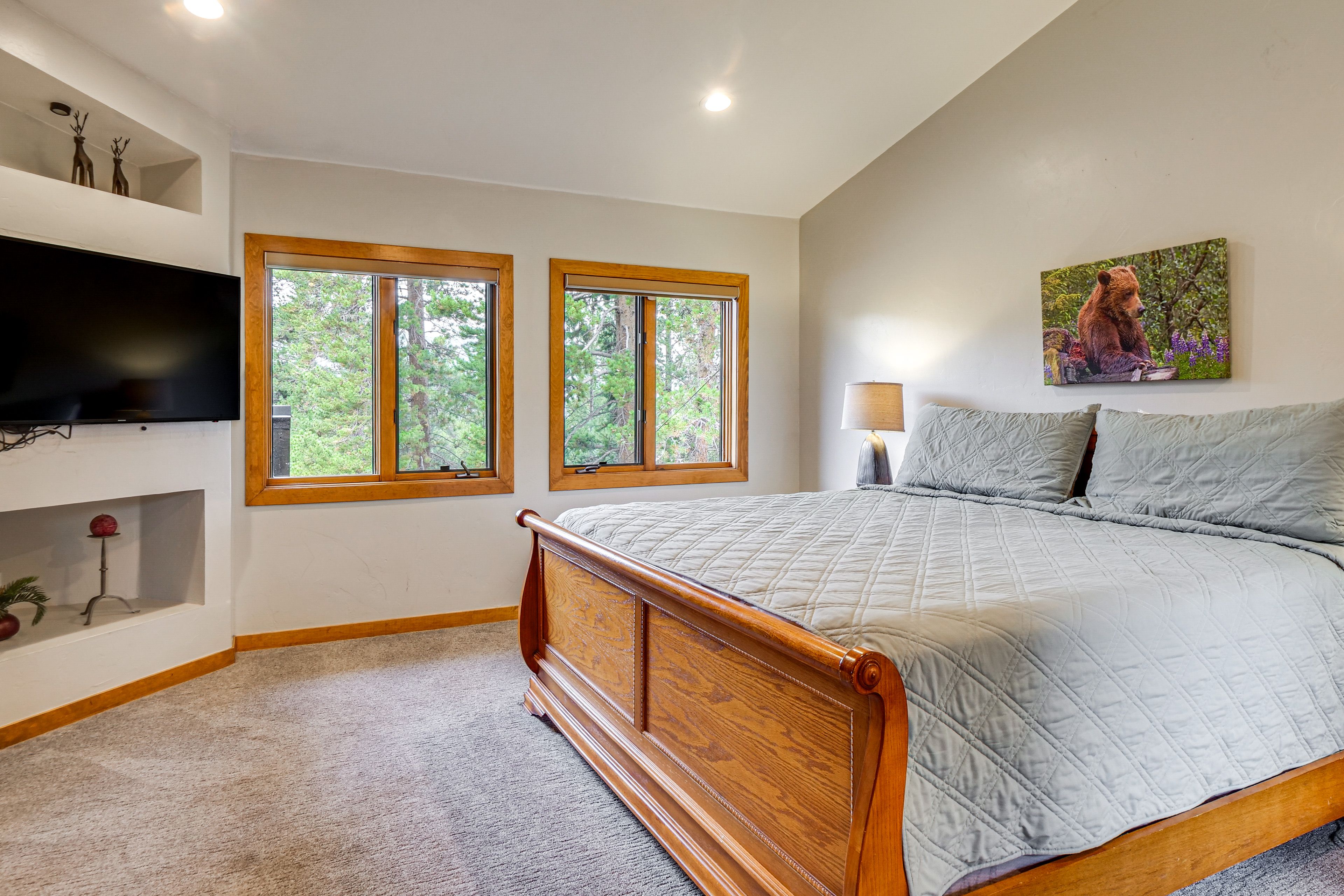 Bedroom 1 | King Bed | Smart TV