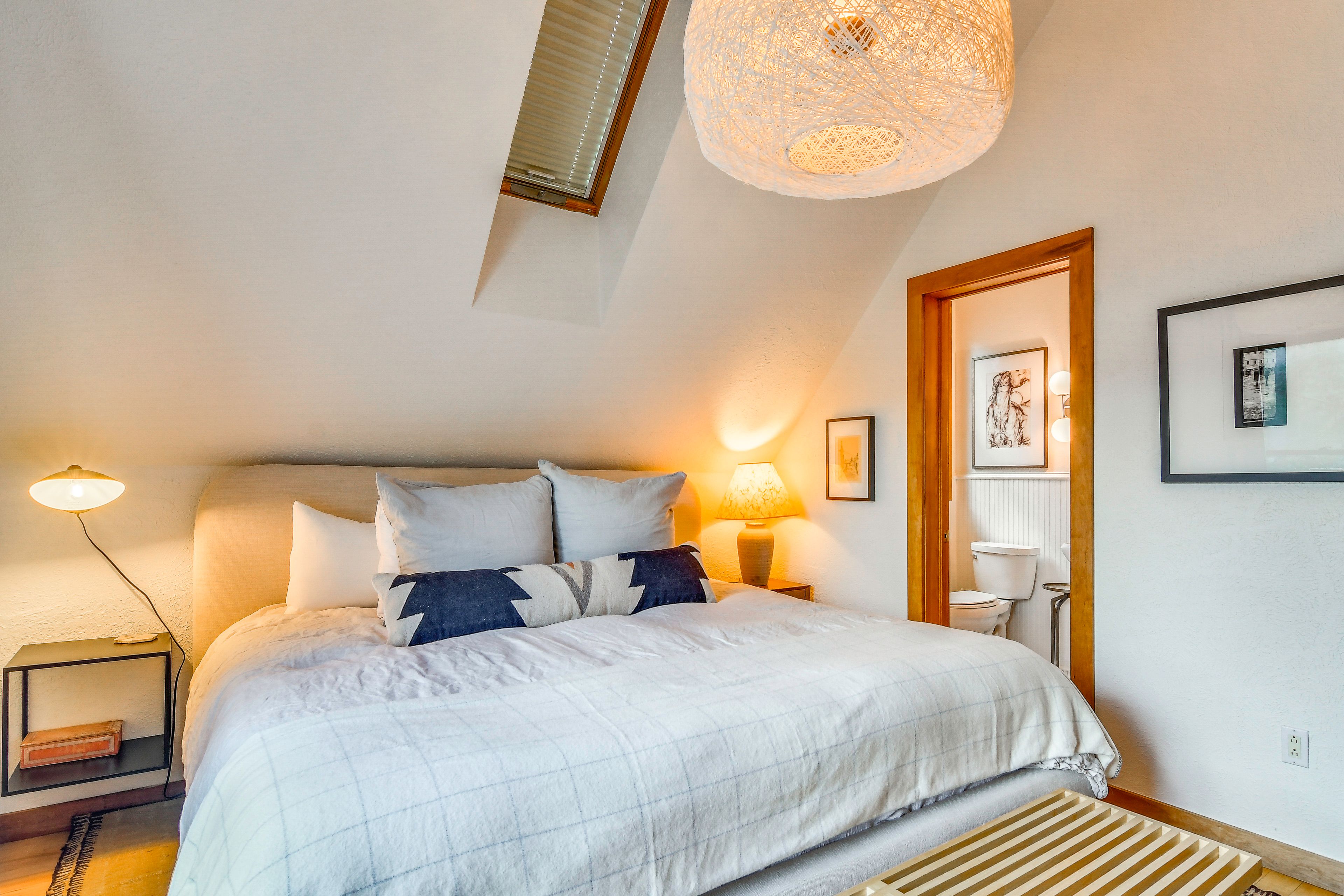 Bedroom 2 | King Bed | En-Suite Bathroom | 2nd Floor