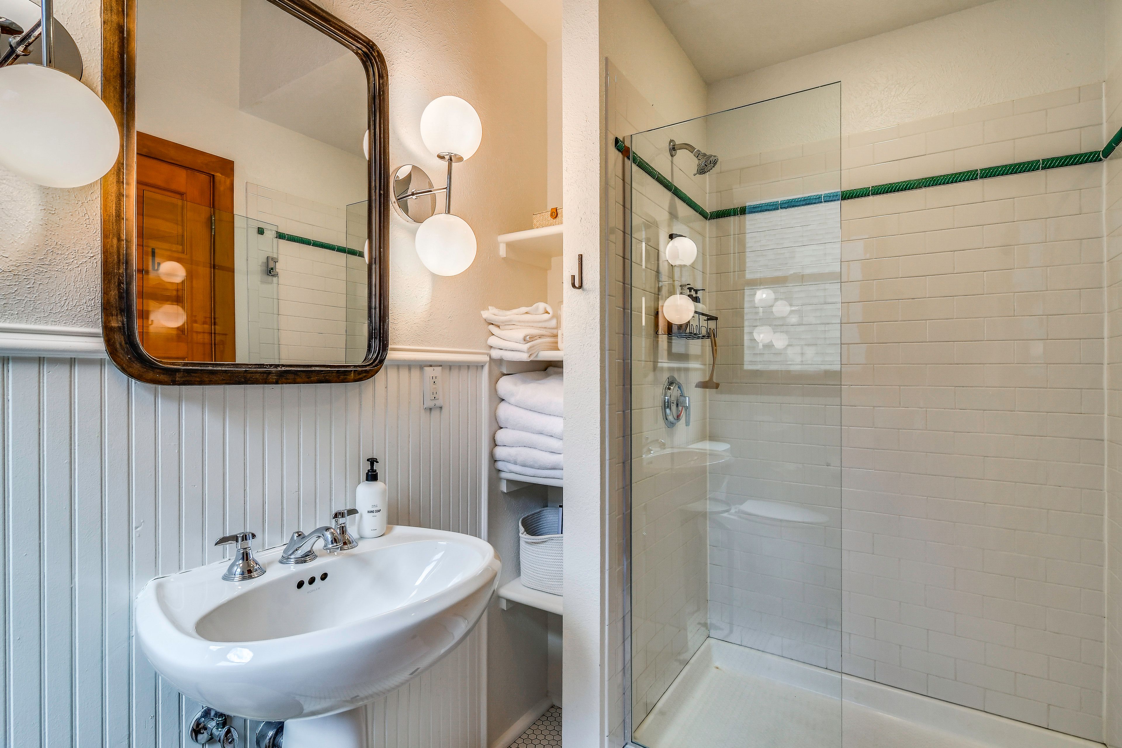 En-Suite Bathroom | Complimentary Toiletries