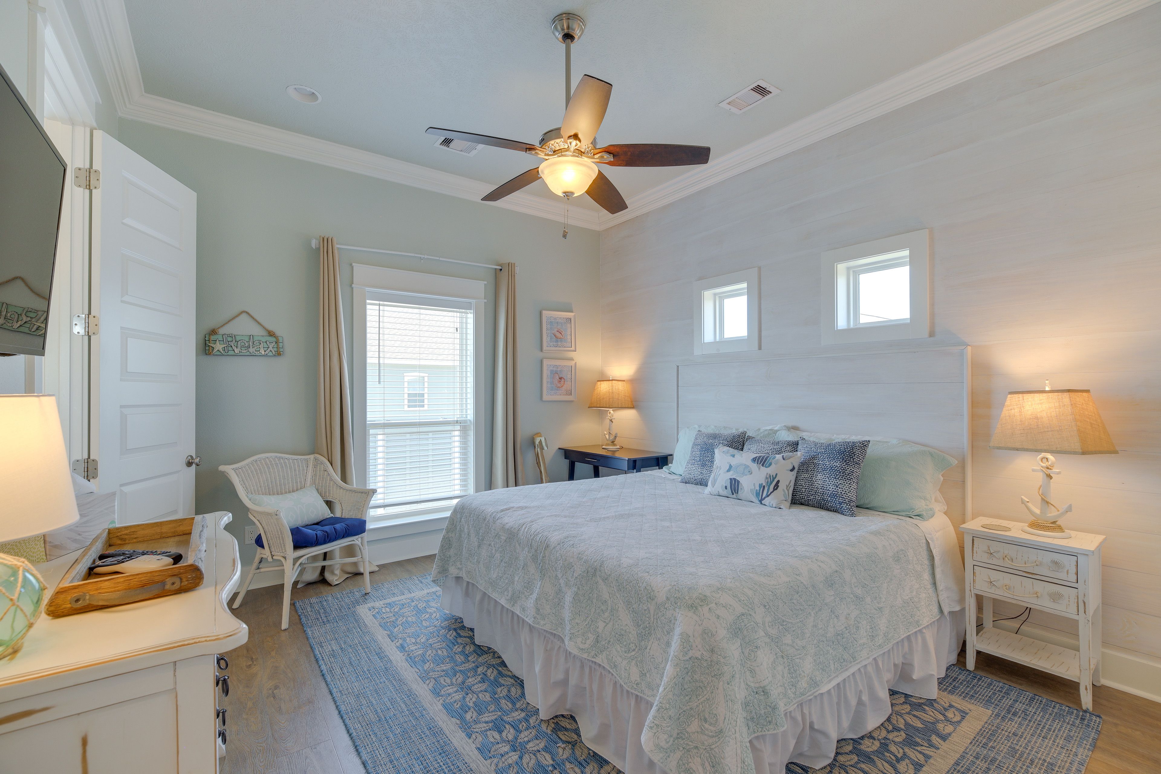 Bedroom 1 | King Bed | Smart TV | En-Suite Bathroom