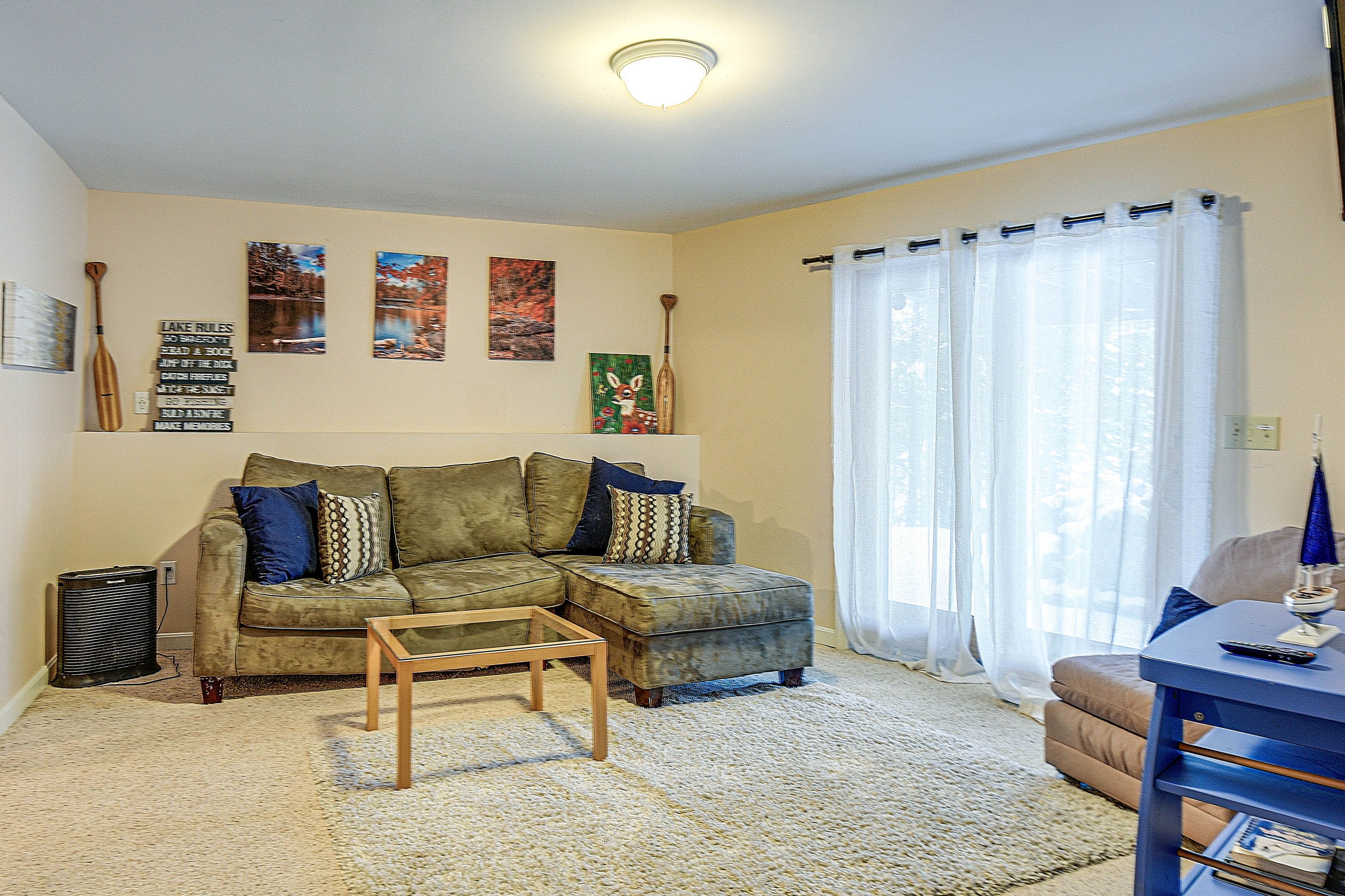 Downstairs Living Room | Smart TV