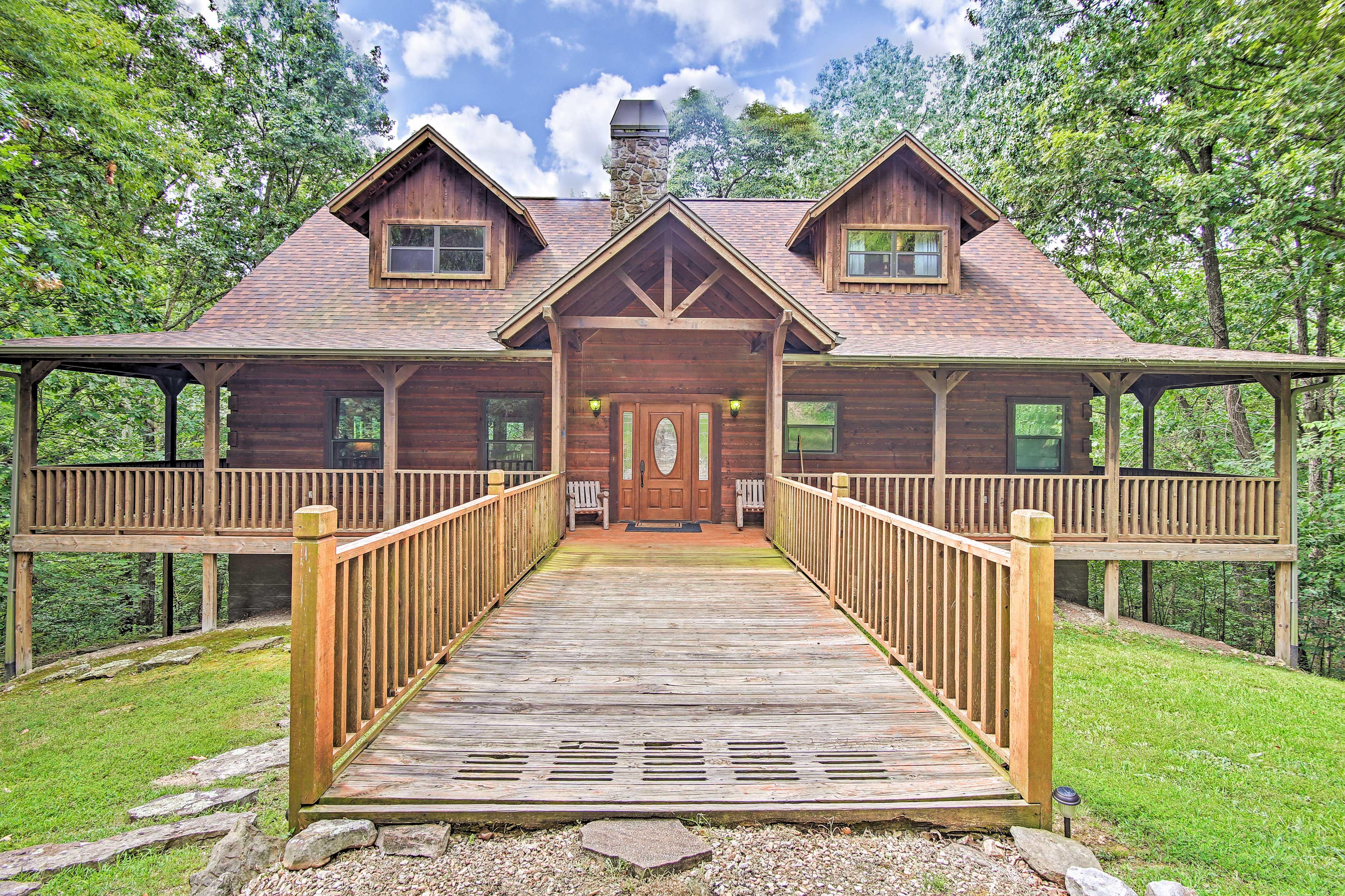 Cabin Exterior | Step-Free Entry