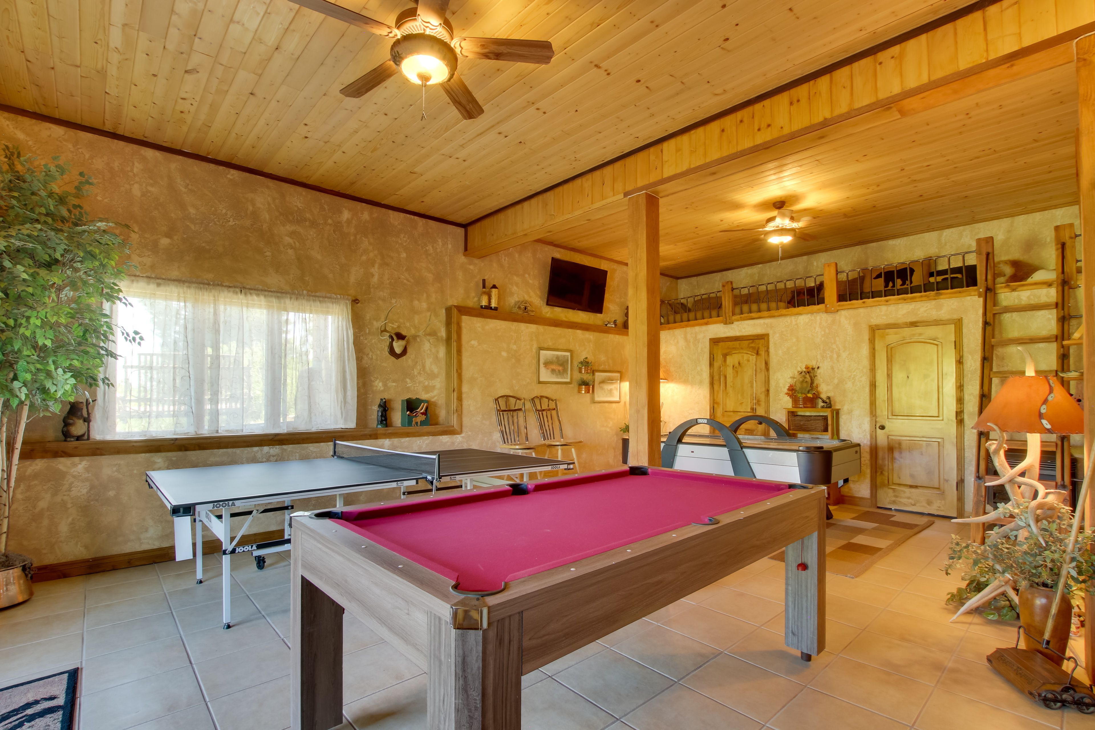 Game Room | Pool Table | Ping-Pong Table