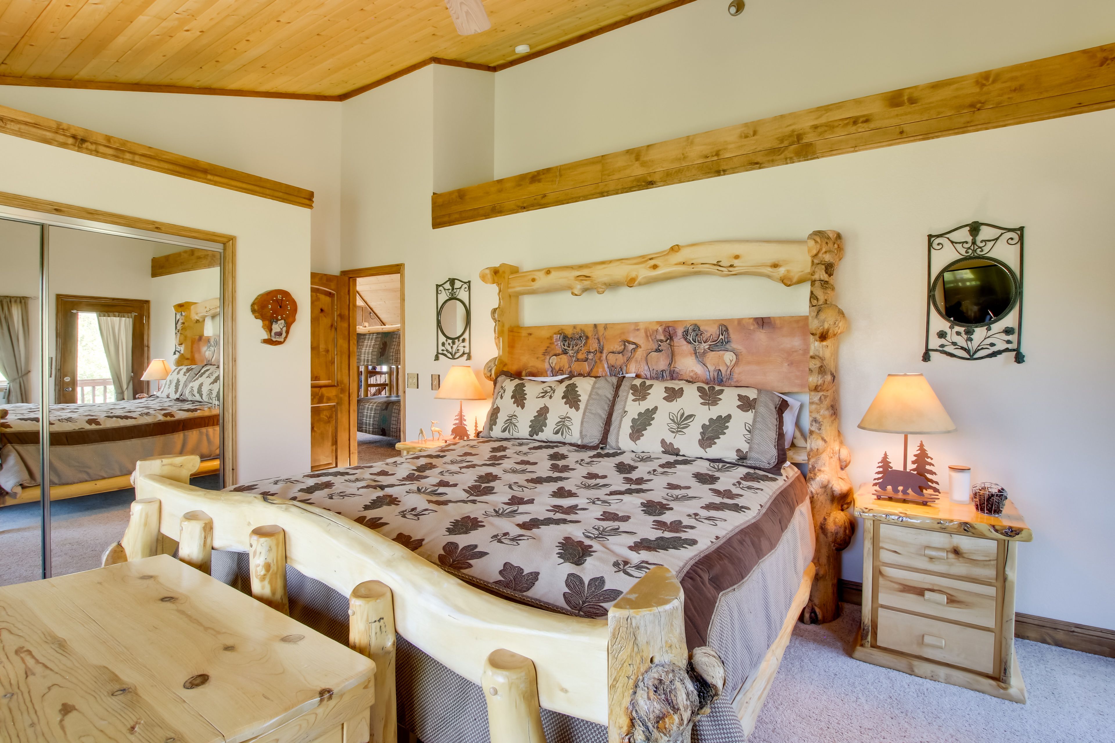 Bedroom 1 | King Bed