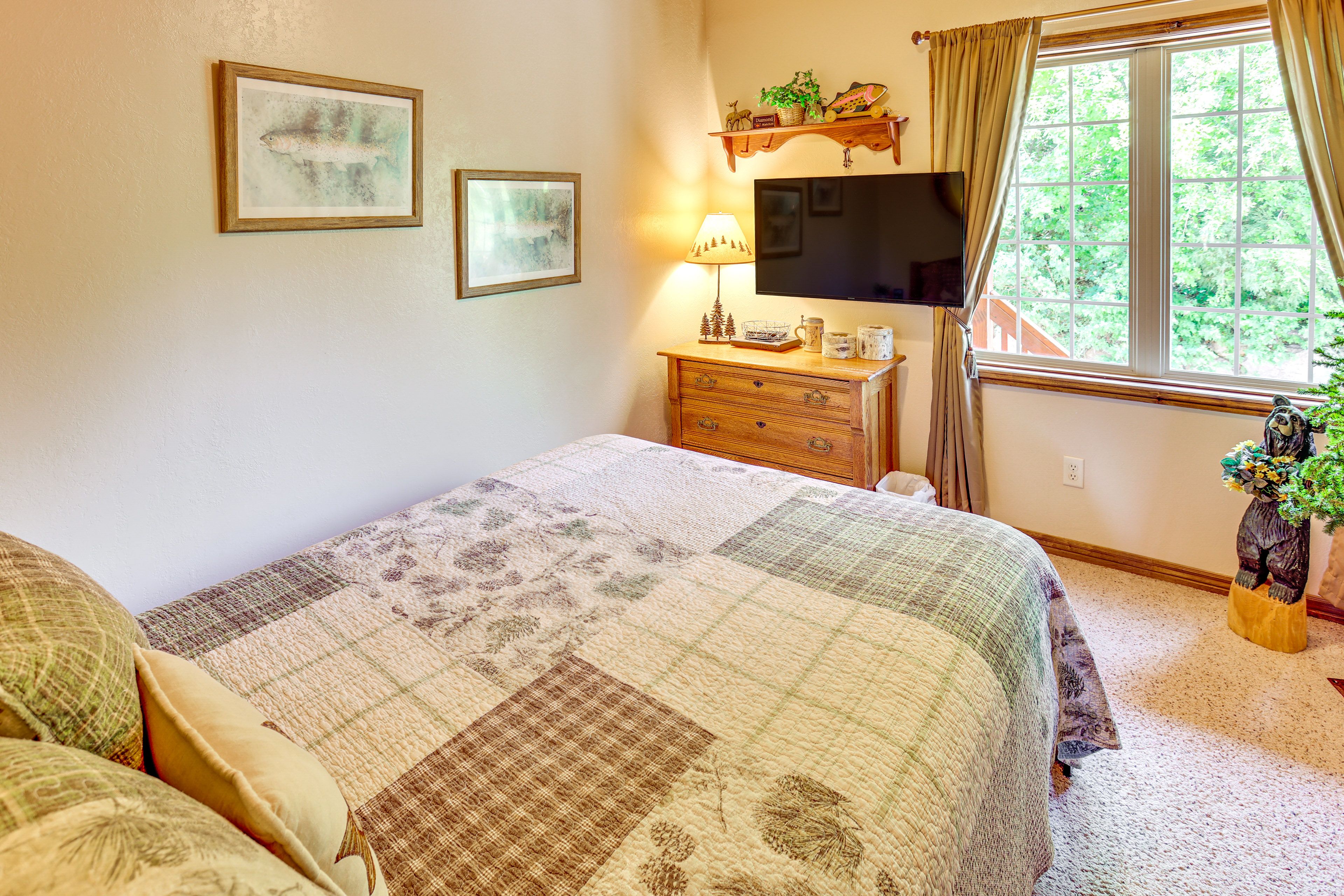 Bedroom 5 | Queen Bed