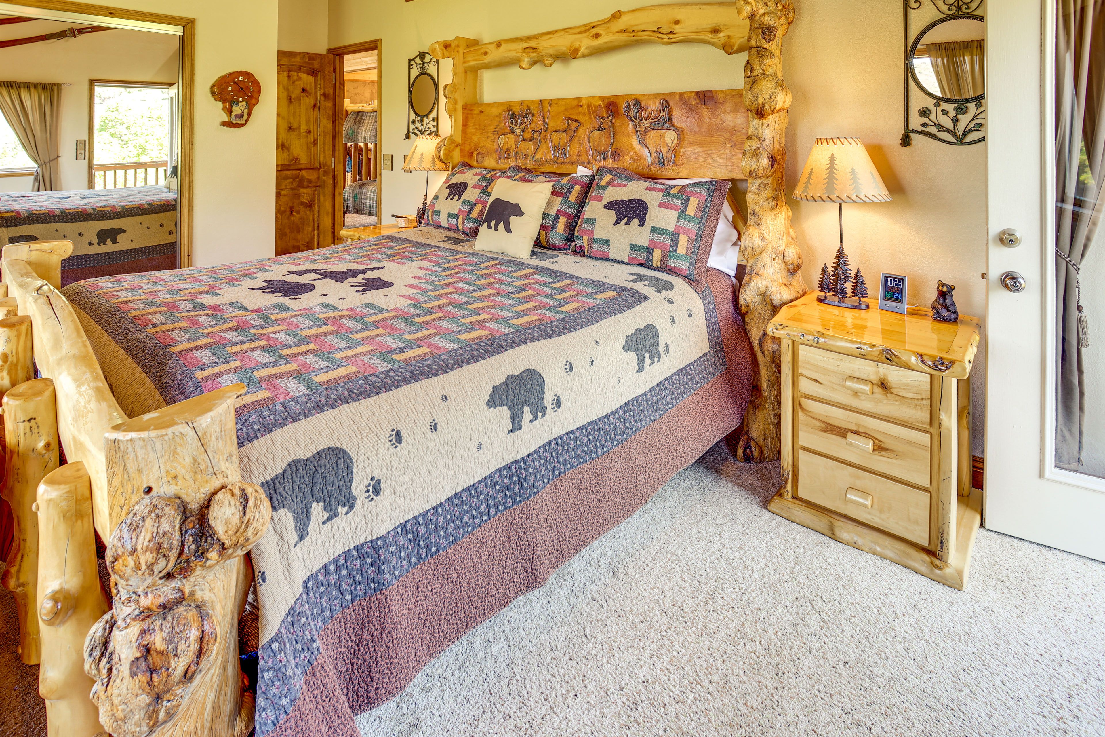 Bedroom 1 | King Bed