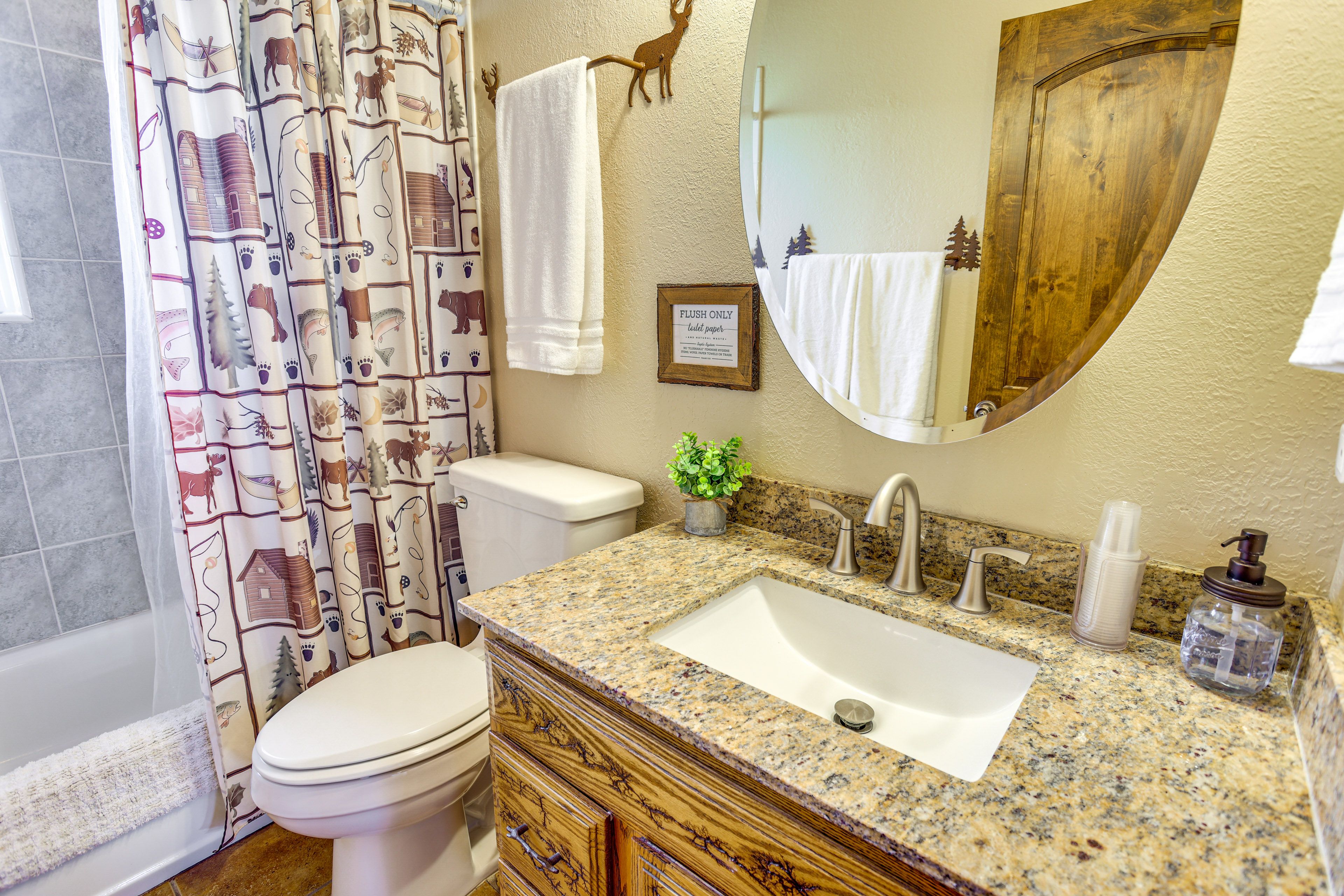 Full Bathroom | Linens & Towels