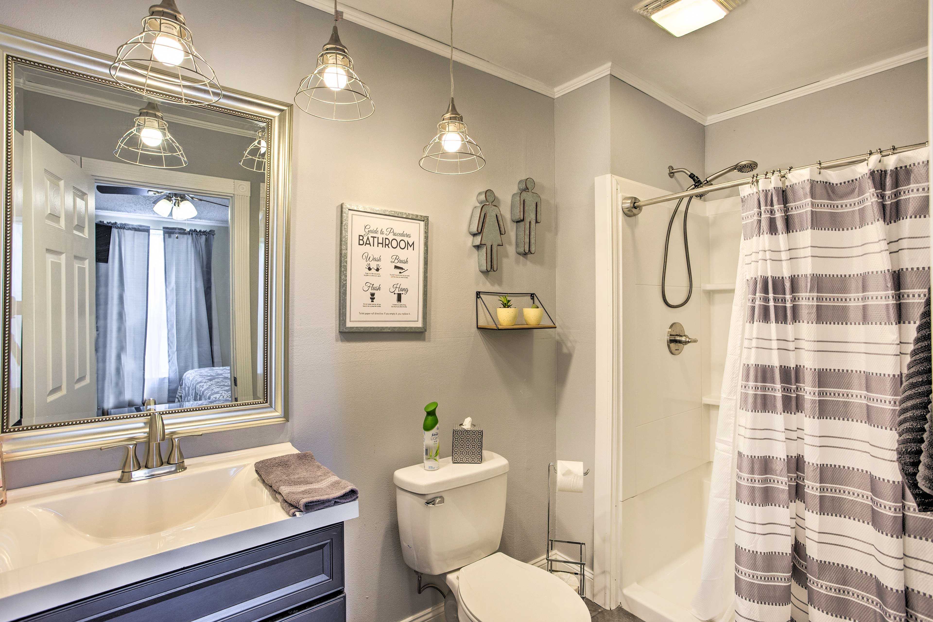 Full Bathroom | Linens & Towels
