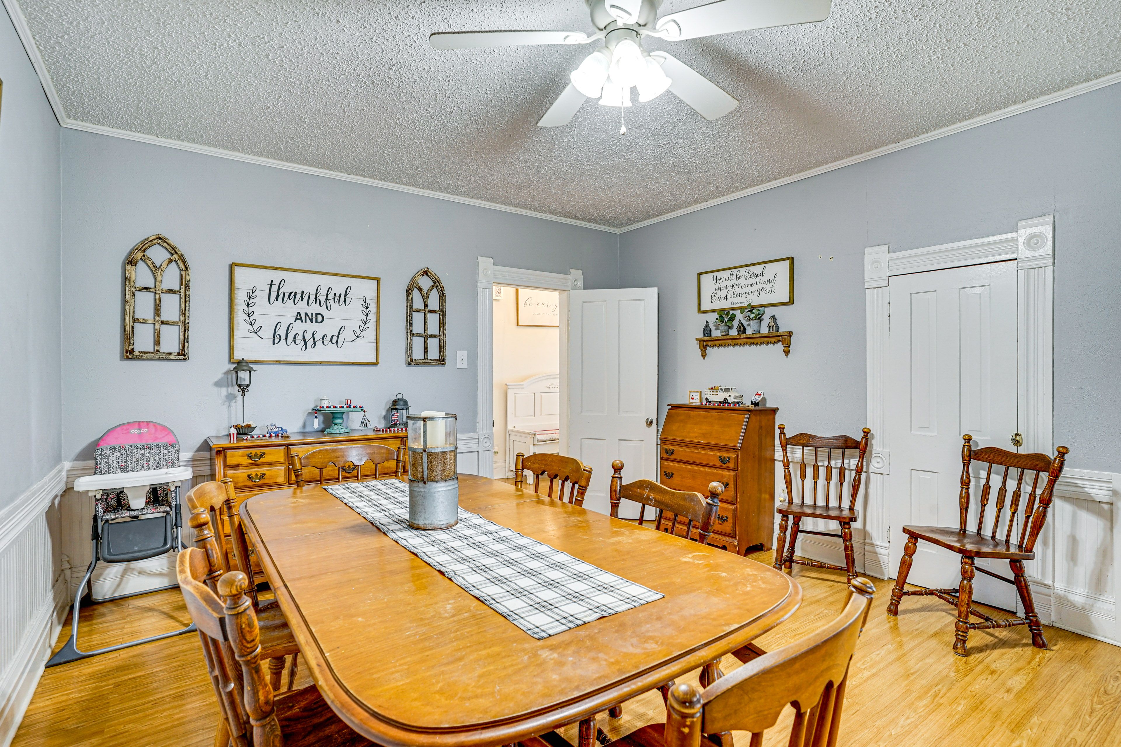 Dining Area | Dishware & Flatware