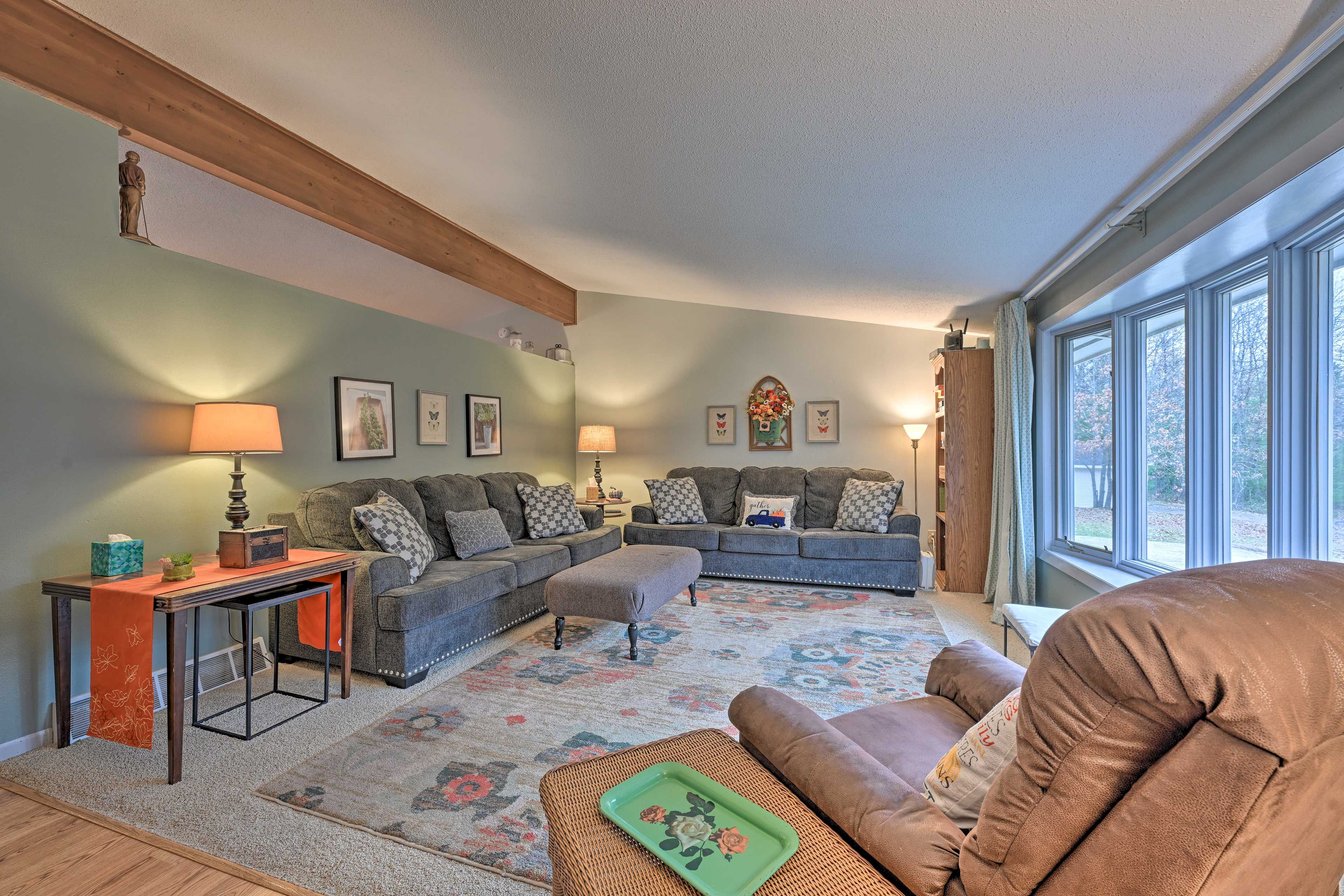 Living Room | Smart TV | Free WiFi | Games