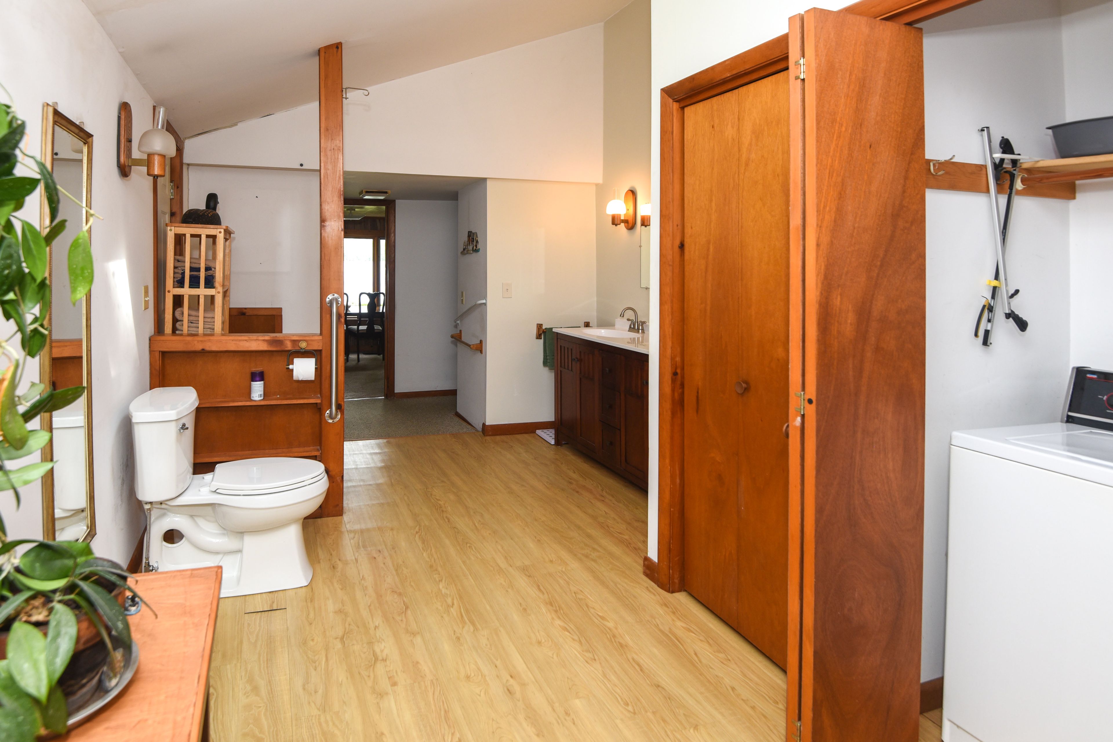 En-Suite Bathroom | Towels Provided