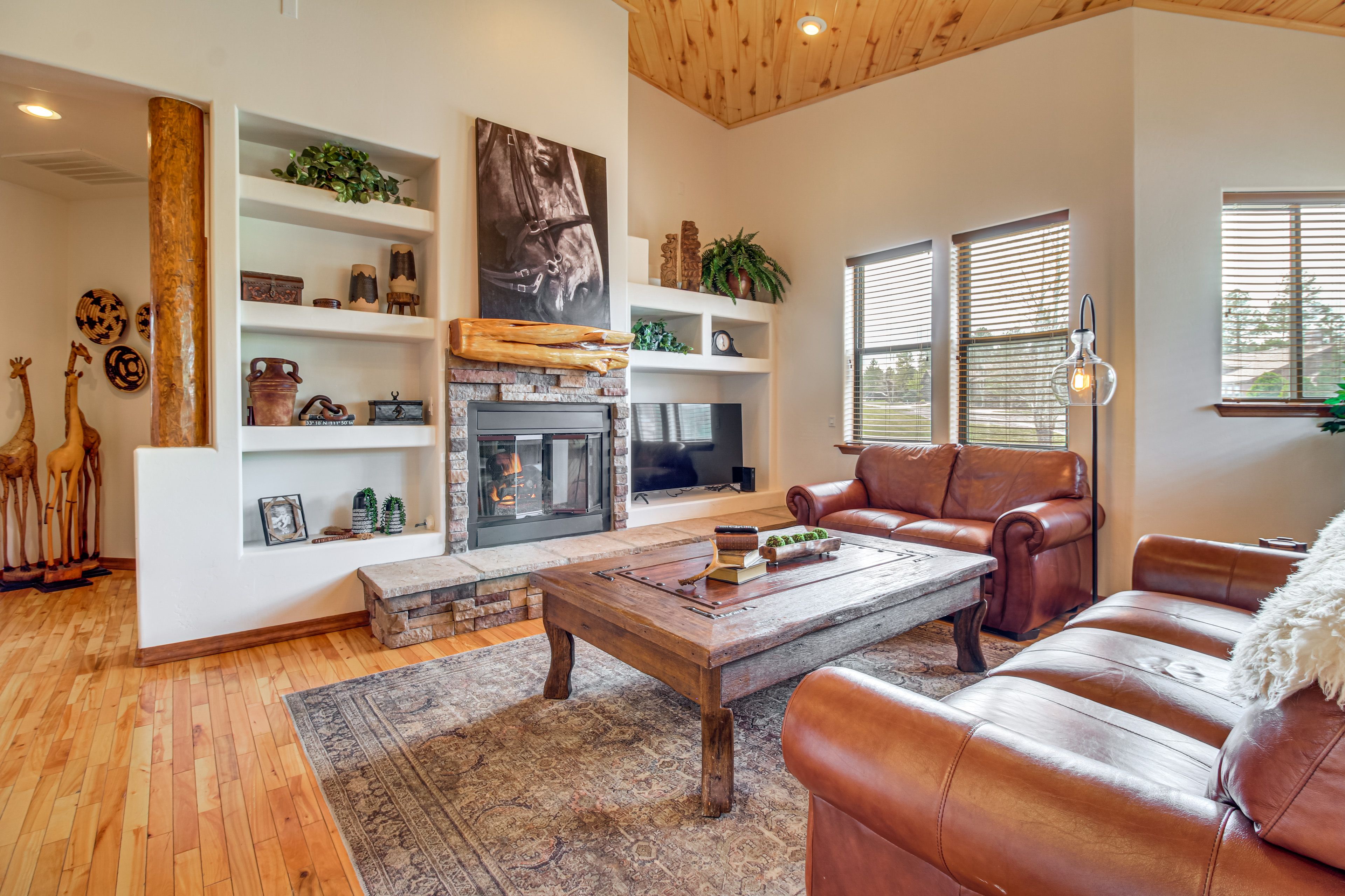 Show Low Vacation Rental | 3BR | 3BA | Single Story | Step-Free Access